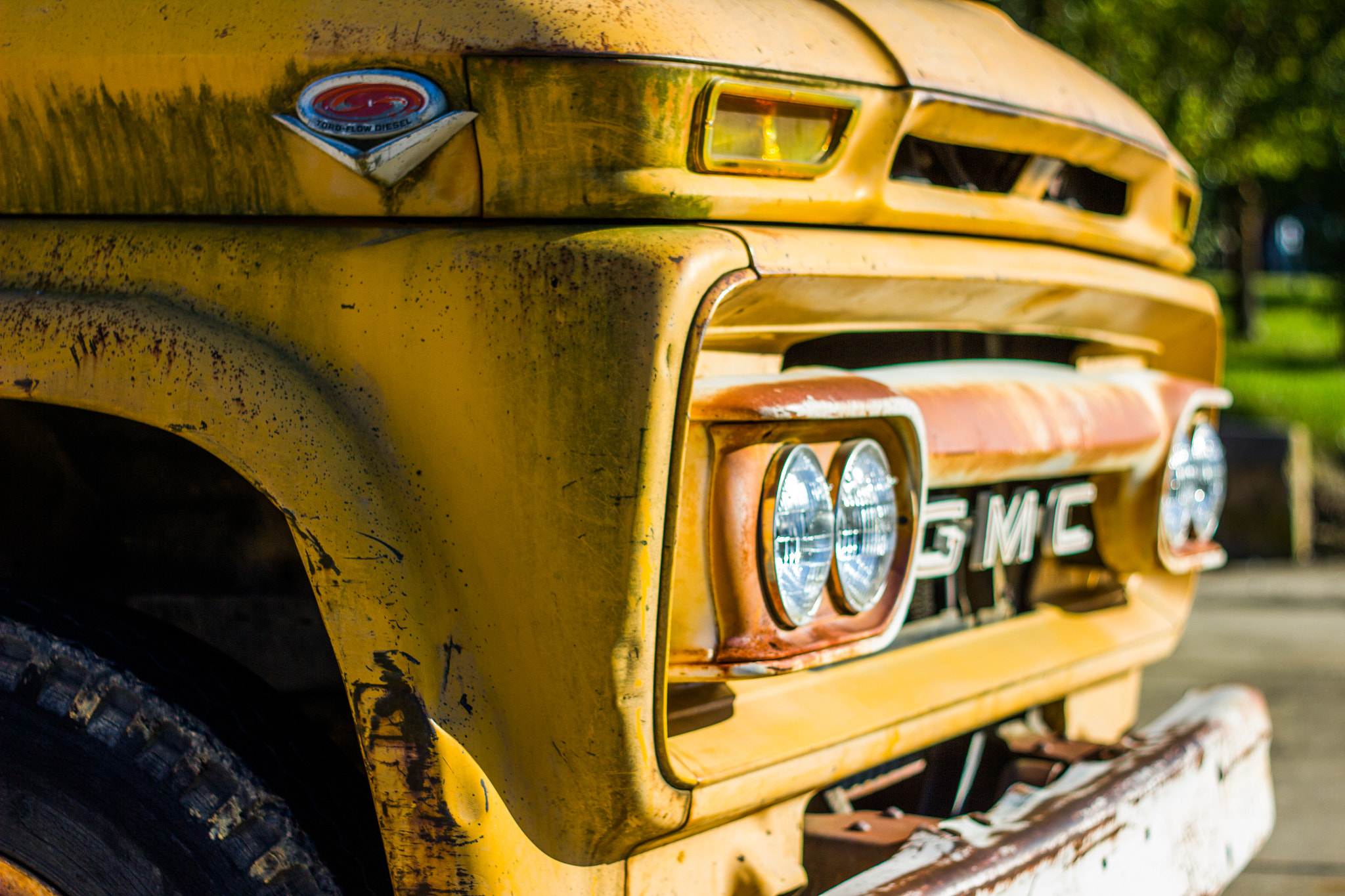 Canon EF 35-80mm f/4-5.6 sample photo. Yellow truck photography