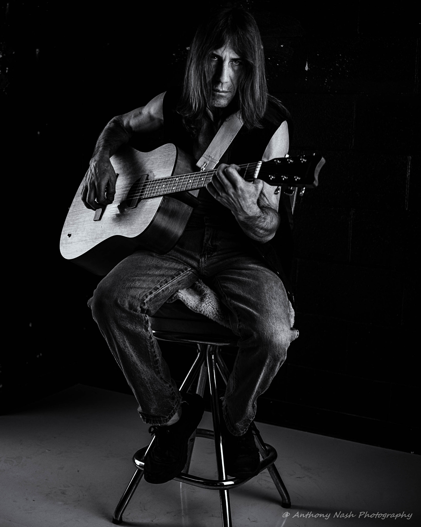 AF Zoom-Nikkor 35-70mm f/2.8D sample photo. Guitar man #1 photography