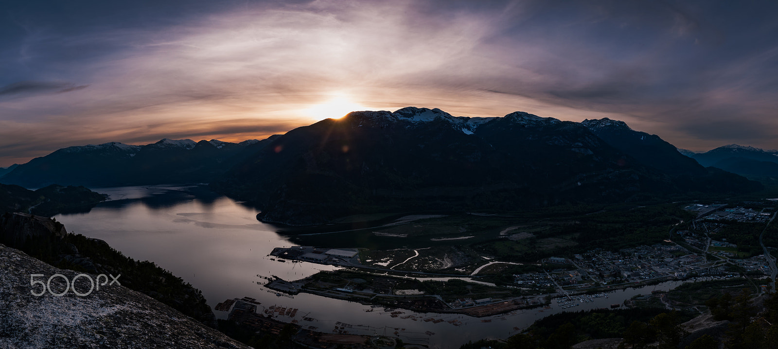 Nikon D300 + Nikon AF Nikkor 20mm F2.8D sample photo. Sunset over howe sound photography