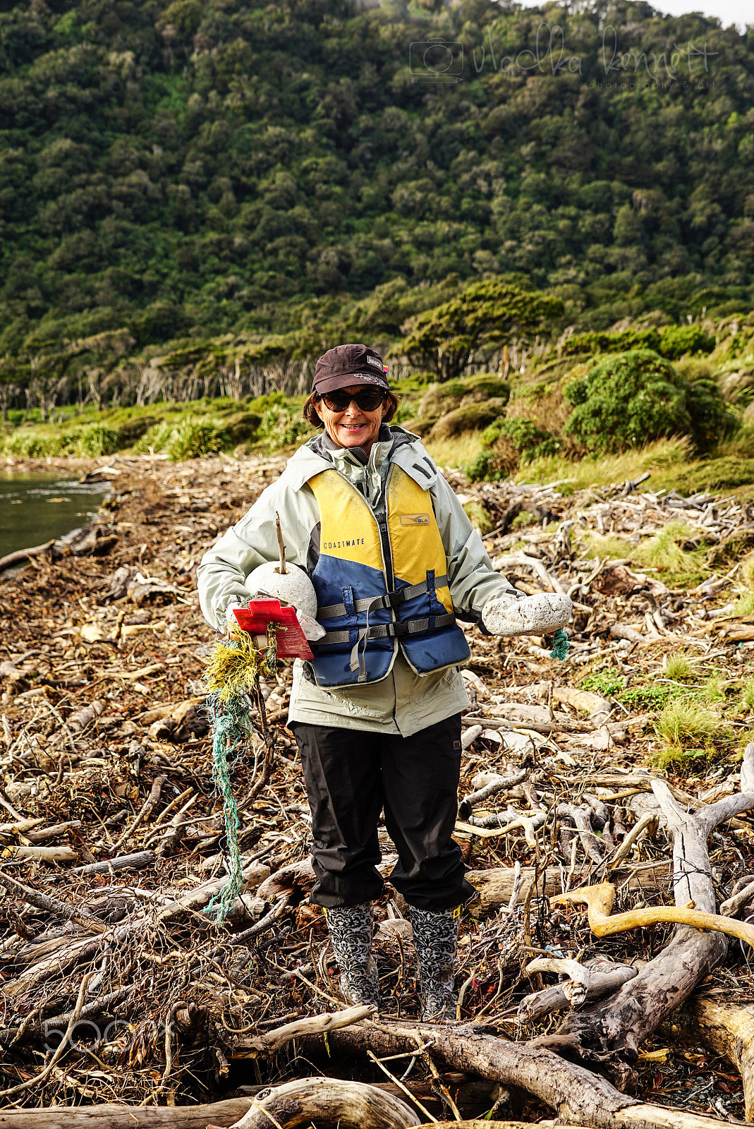 Sony a7S + Sony FE 70-200mm F4 G OSS sample photo. Wilderness discovery expedition, fiordland np photography