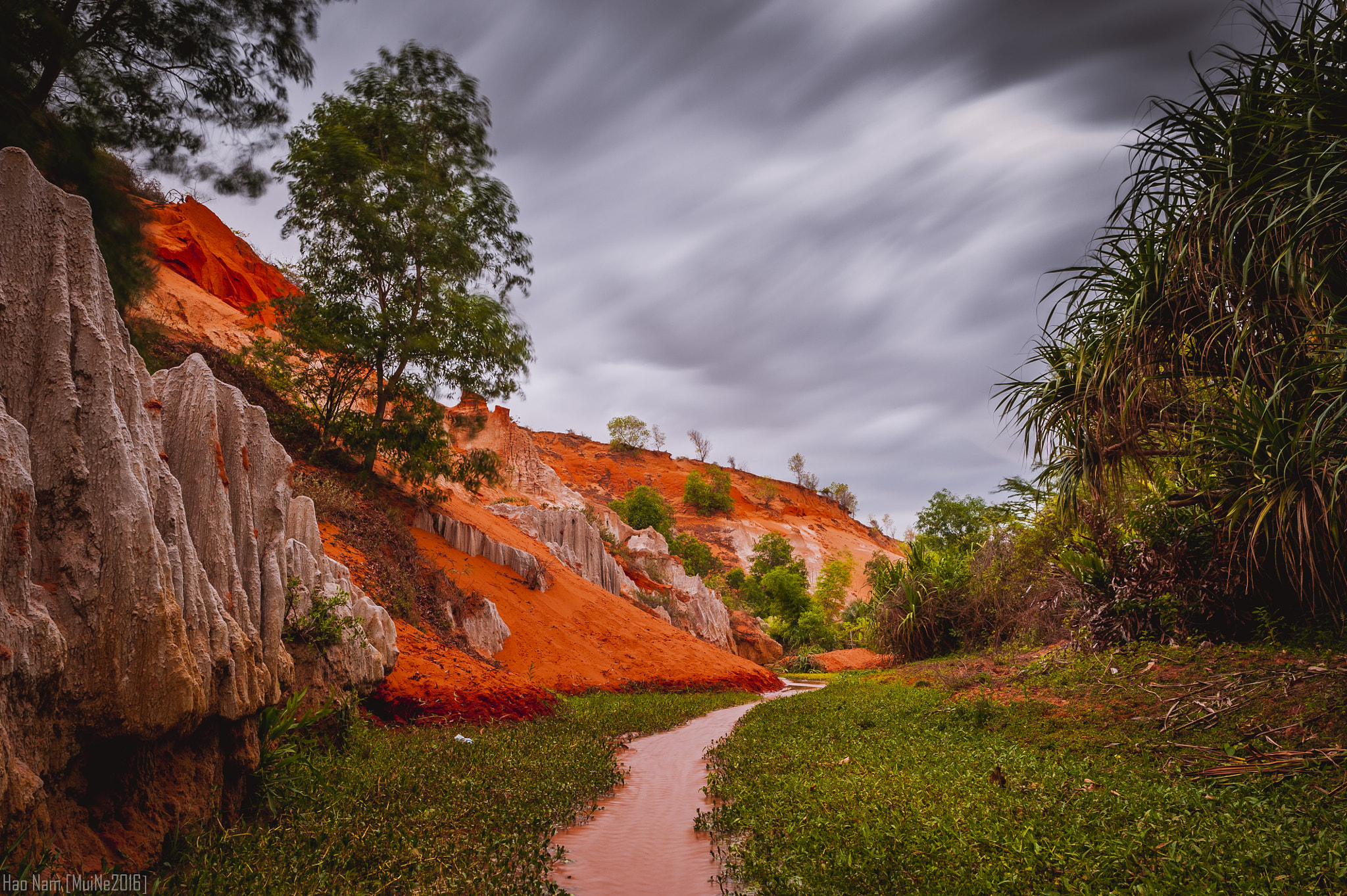 Nikon D700 + Nikon AF-S Nikkor 24mm F1.8G ED sample photo. Suối tiên photography