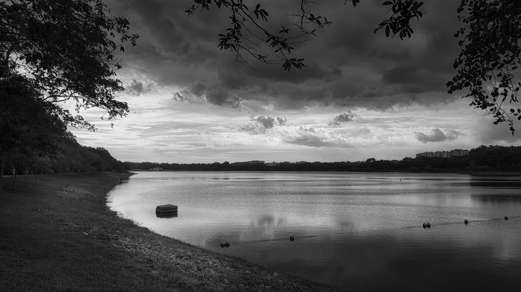 Sony NEX-5C + Sony E 18-55mm F3.5-5.6 OSS sample photo. Evening calm before the storm photography