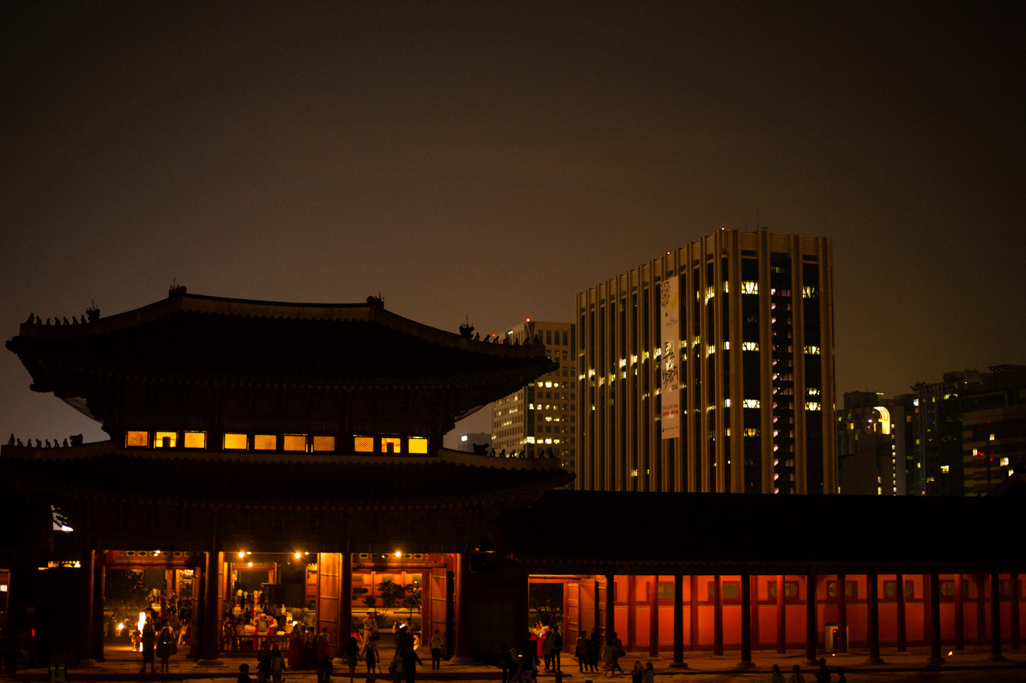 Nikon D3S + Nikon AF-S Nikkor 50mm F1.8G sample photo. Night at seoul, korea photography