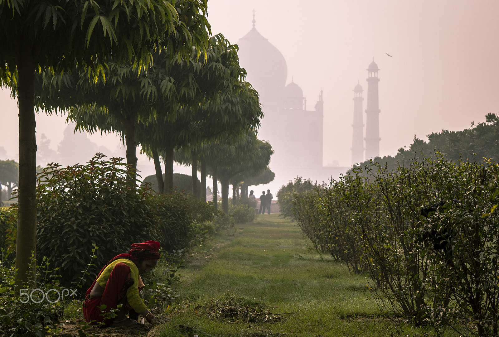 EF28-70mm f/2.8L USM sample photo. Behind the taj photography