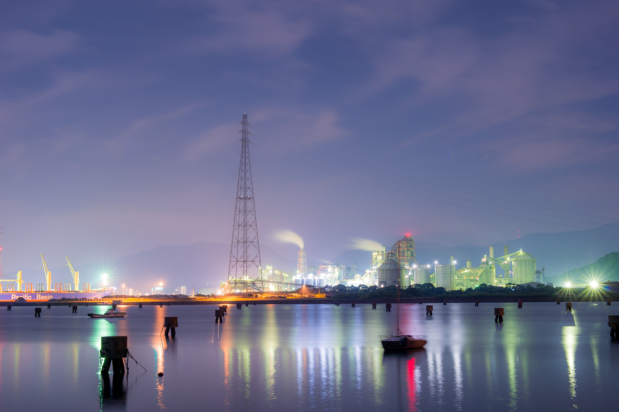 Nikon Df + ZEISS Makro-Planar T* 50mm F2 sample photo. Night of the factory area photography