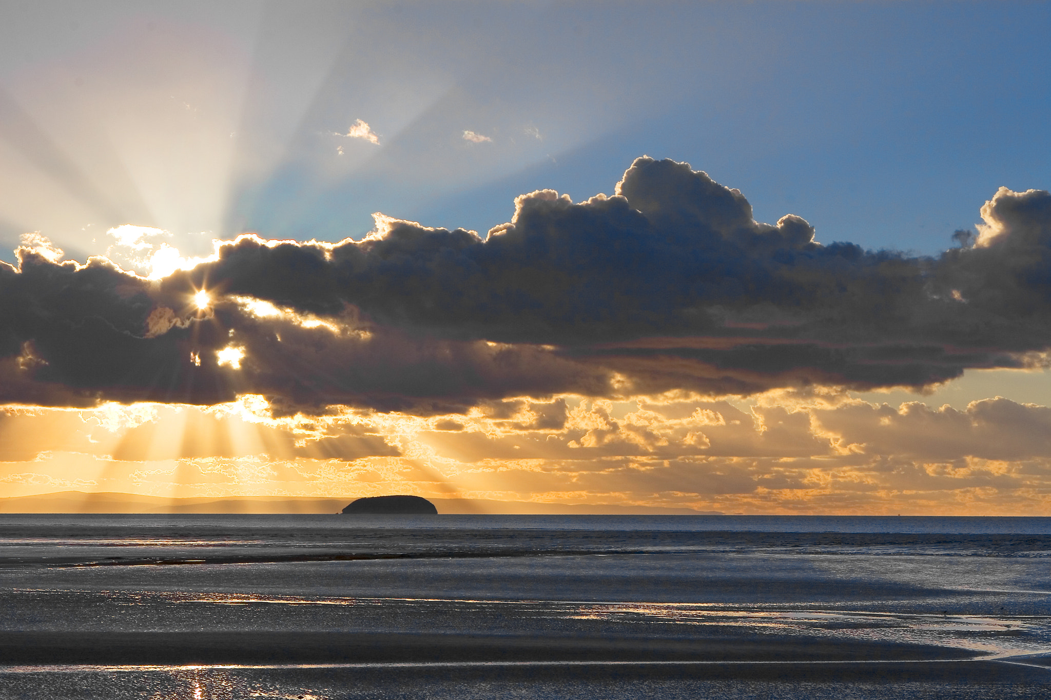 Canon EOS 30D + Canon EF 24-70mm F2.8L USM sample photo. Steep holm photography