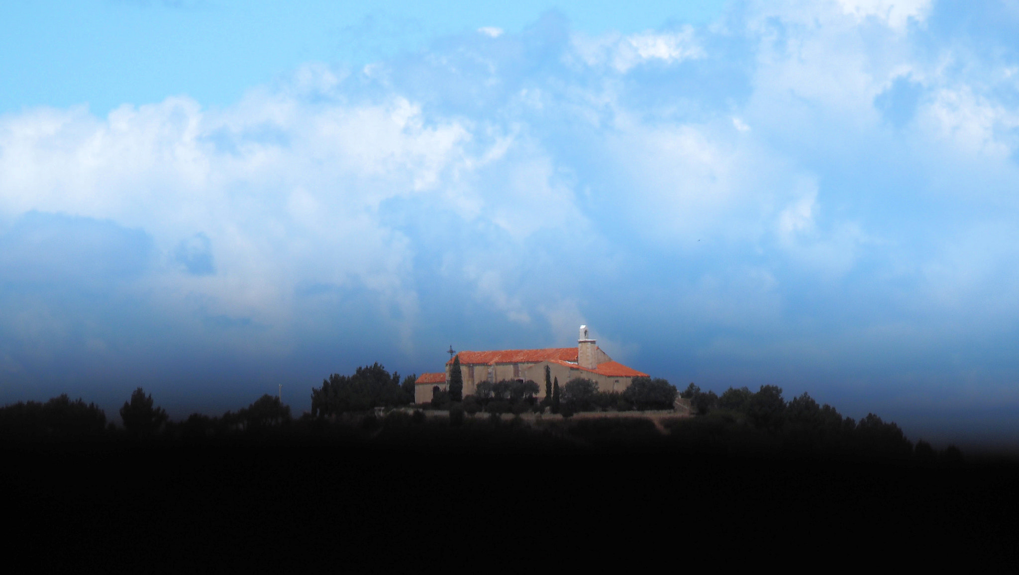 Olympus OM-D E-M10 II sample photo. Notre dame des marins. photography