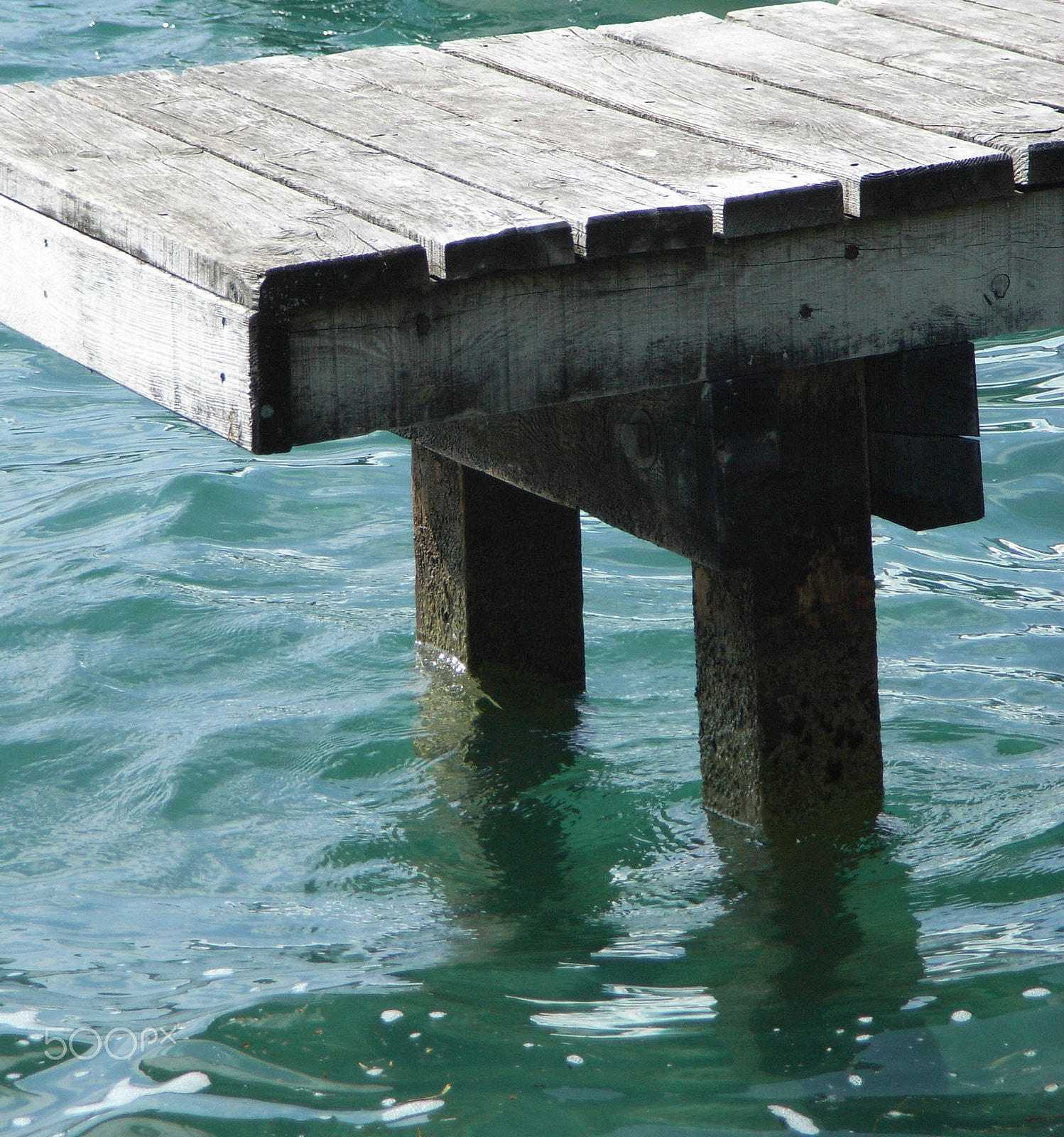 Ricoh Caplio R5 sample photo. Jetty at annecy photography
