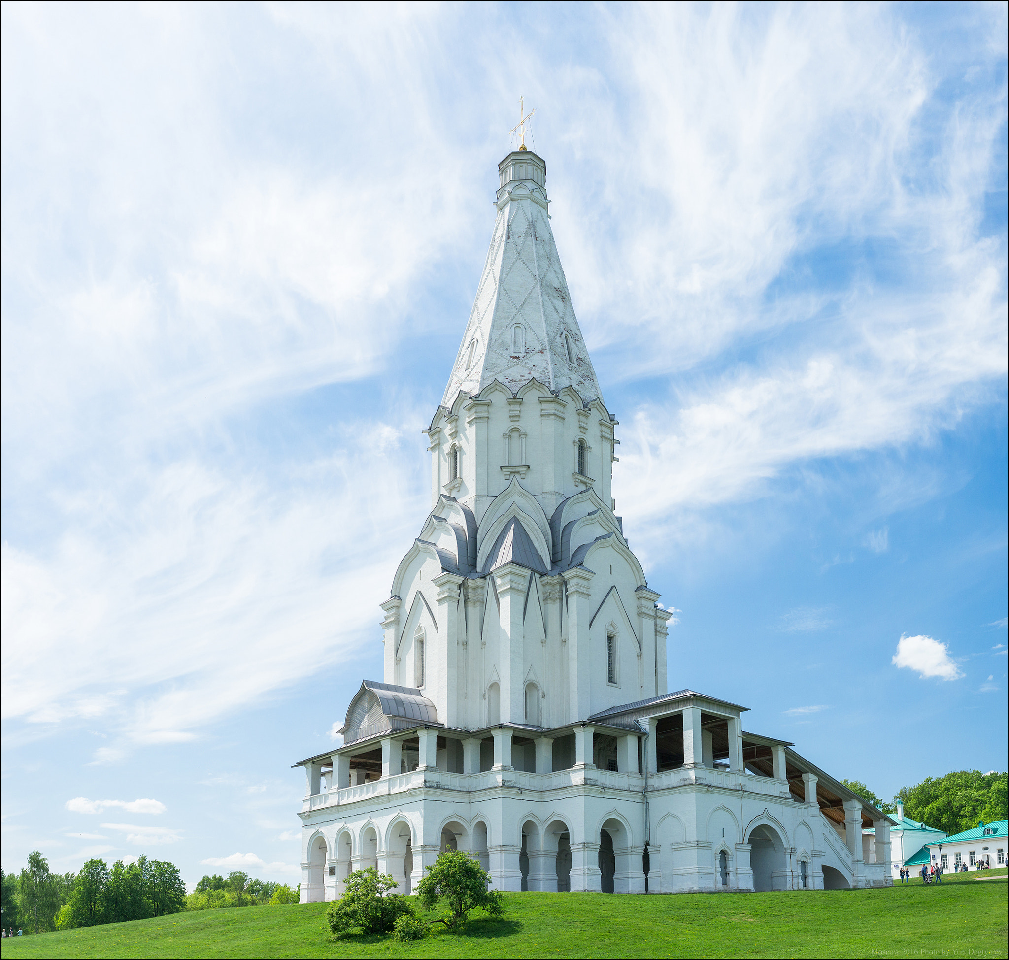 Panasonic Lumix DMC-G3 + Panasonic Leica DG Summilux 25mm F1.4 II ASPH sample photo. Russia. moscow. church of the ascension in kolomen photography