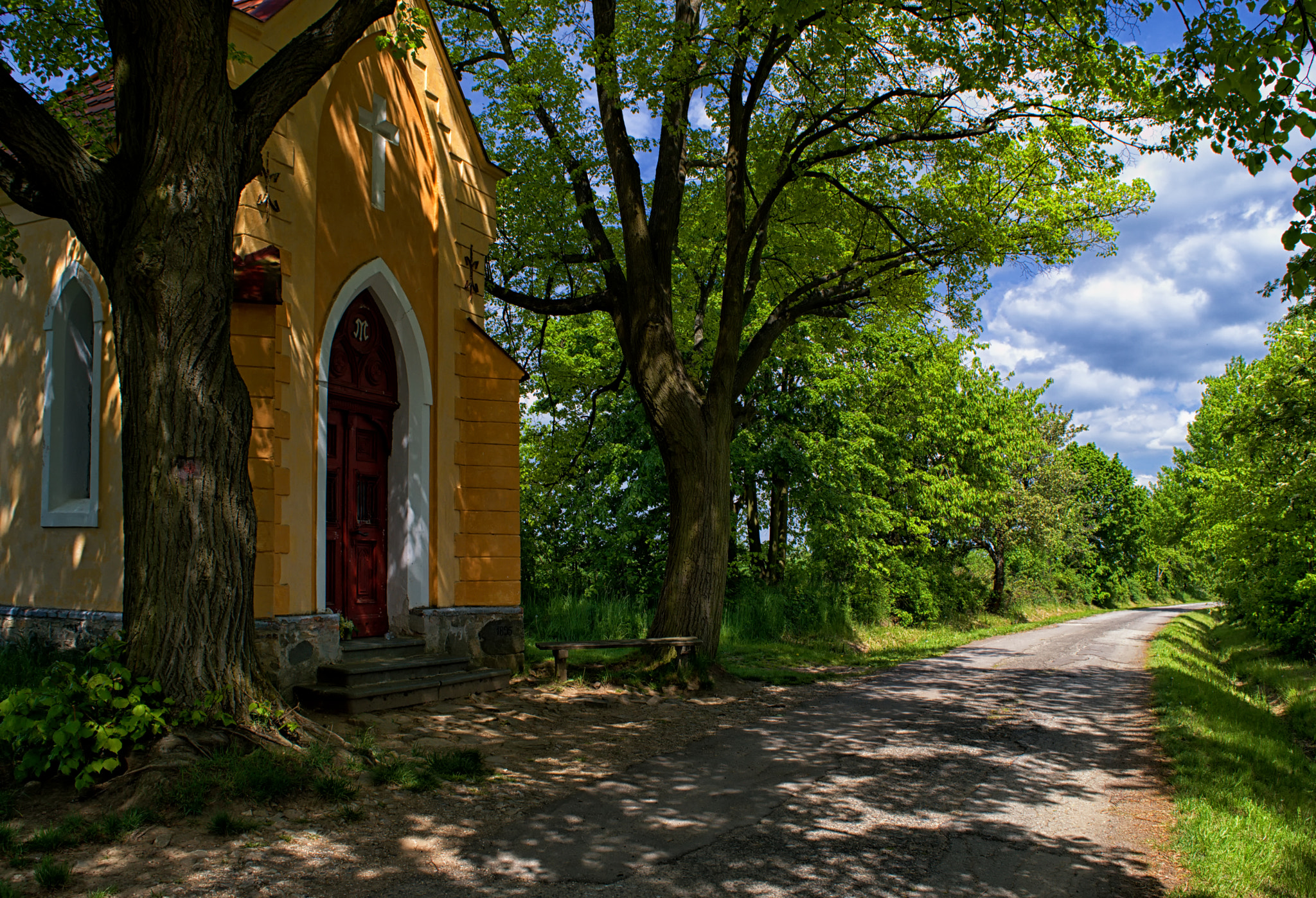 Nikon D3200 + 18.00 - 55.00 mm f/3.5 - 5.6 sample photo. Chapel photography