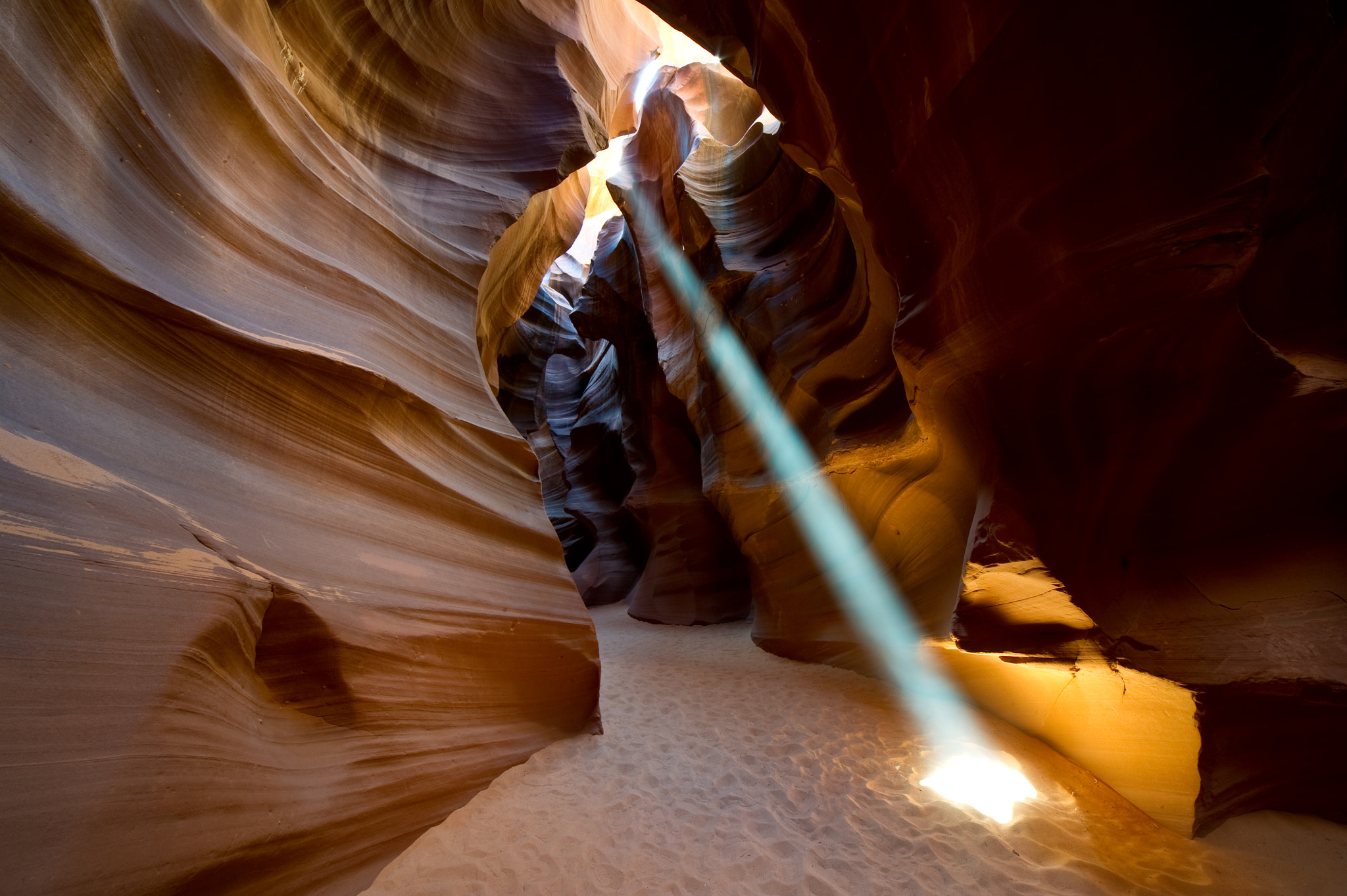 Sigma 12-24mm F4.5-5.6 EX DG Aspherical HSM sample photo. Upper antelope canyon photography