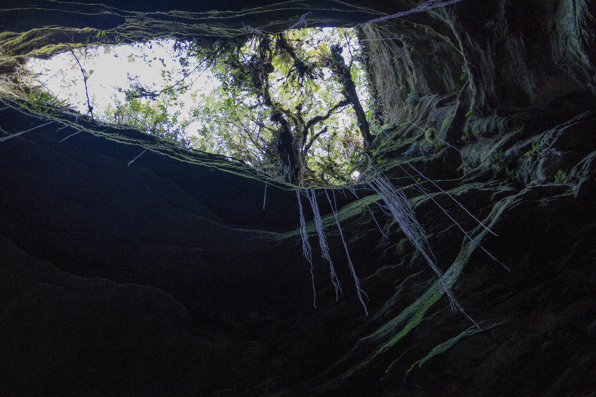 Samsung NX 20-50mm F3.5-5.6 ED sample photo. Inside the cave photography