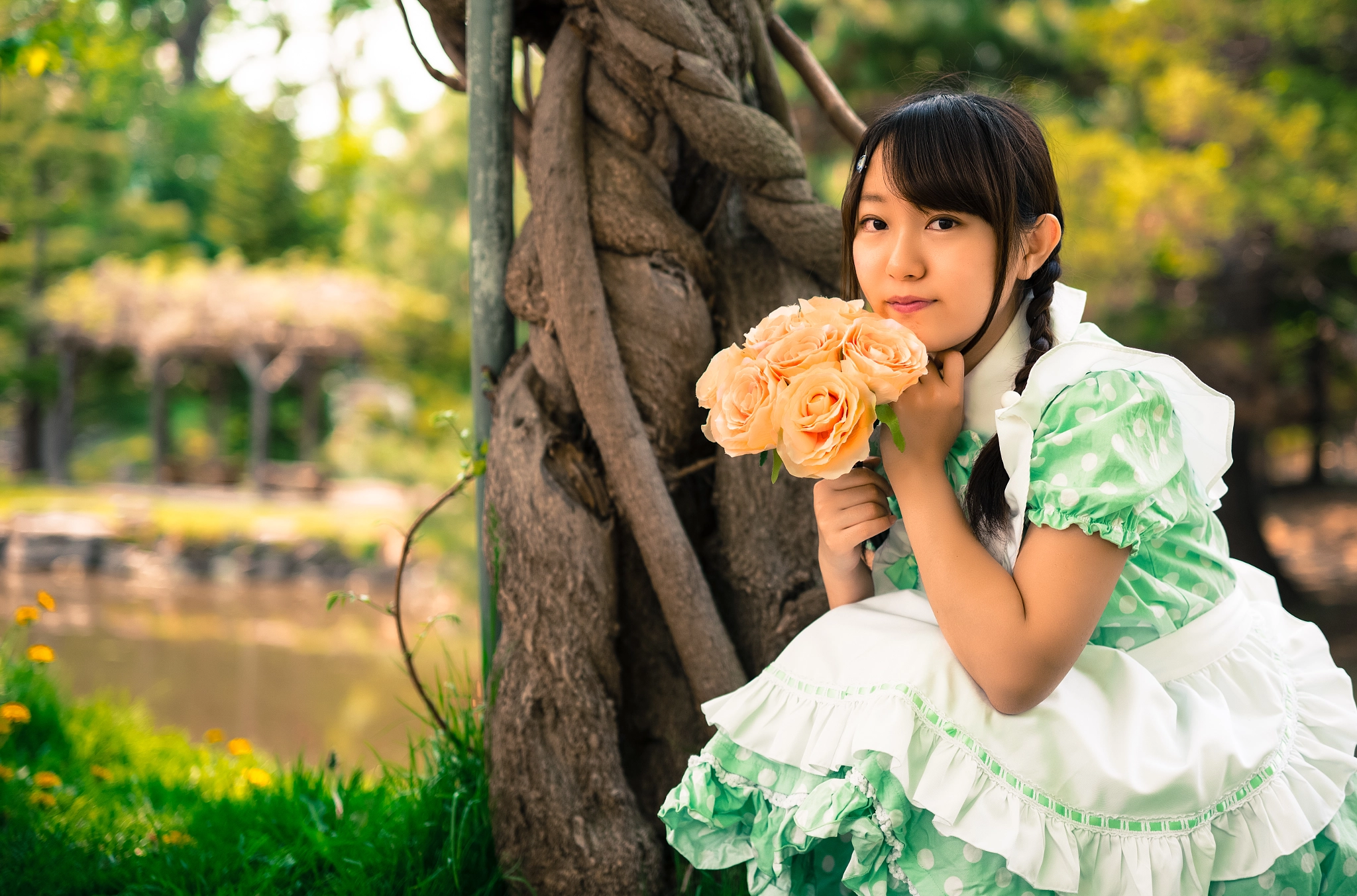 Tele-Elmarit 1:2.8/90 sample photo. Cute japanese girl at a park in sapporo, japan. photography