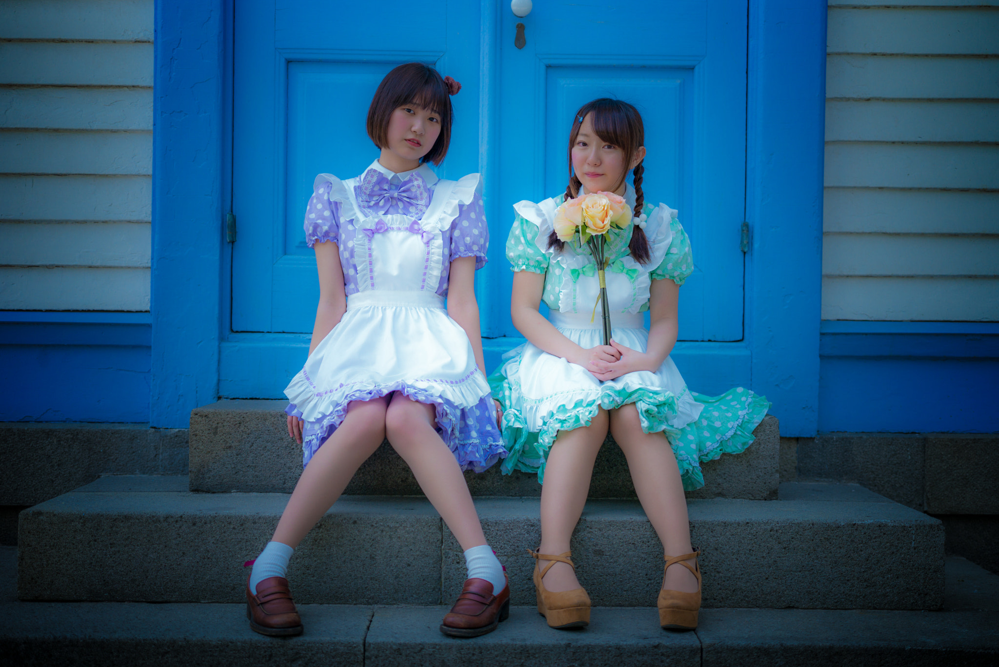 Tele-Elmarit 1:2.8/90 sample photo. Two japanese maids photography