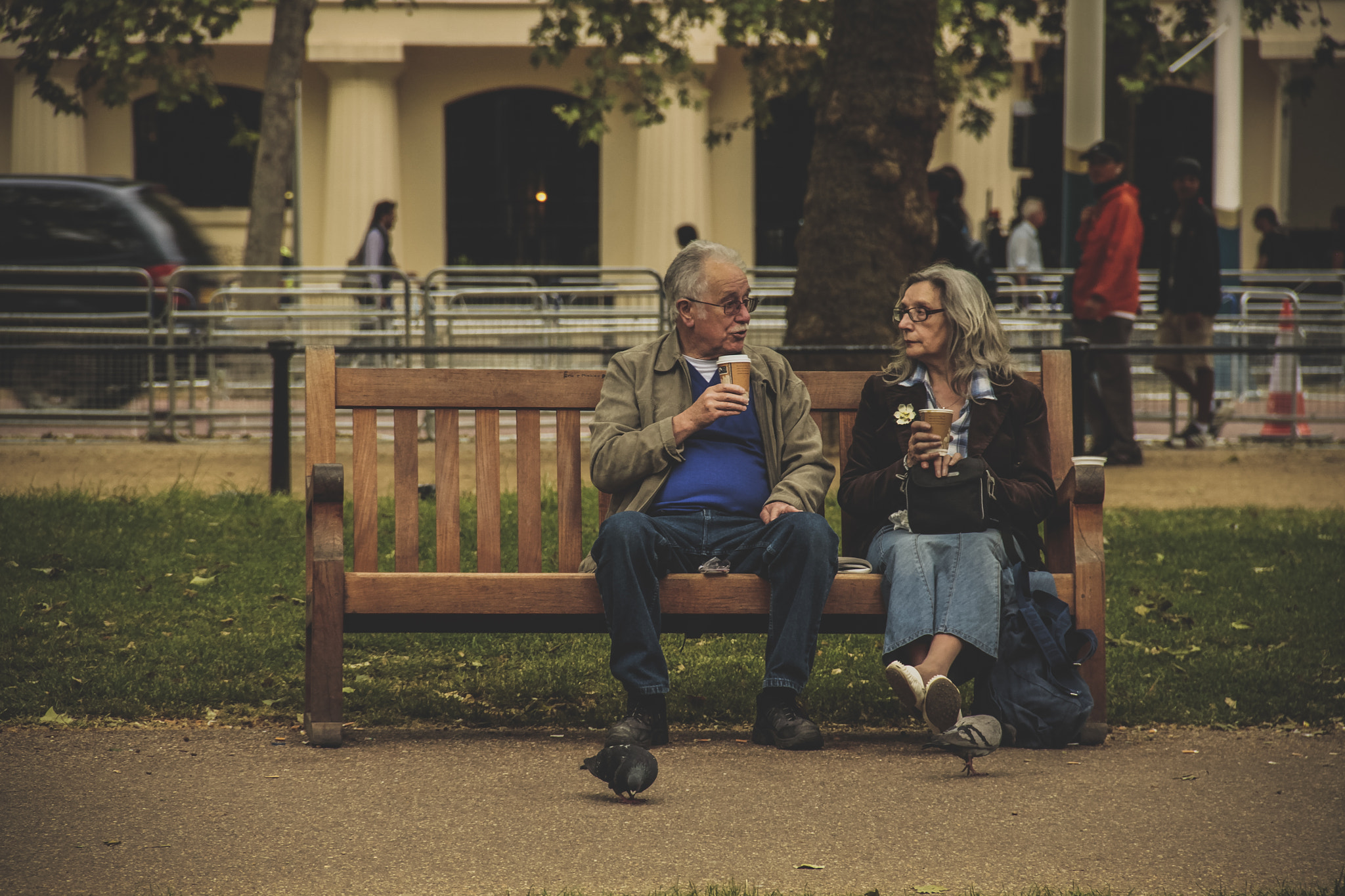 Canon EOS 500D (EOS Rebel T1i / EOS Kiss X3) sample photo. London talkin' photography