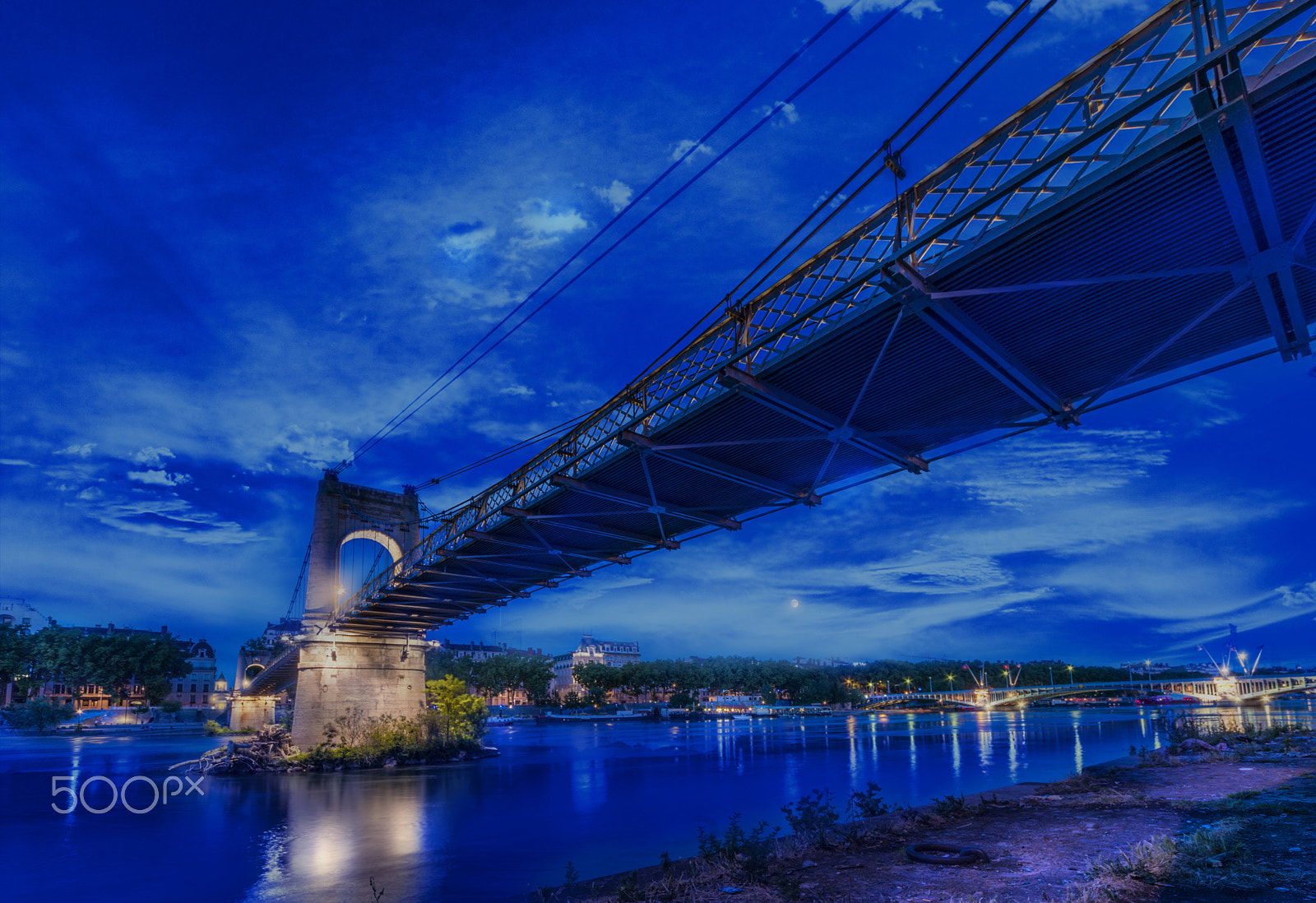Sigma 12-24mm F4.5-5.6 EX DG Aspherical HSM sample photo. La passerelle bleue photography