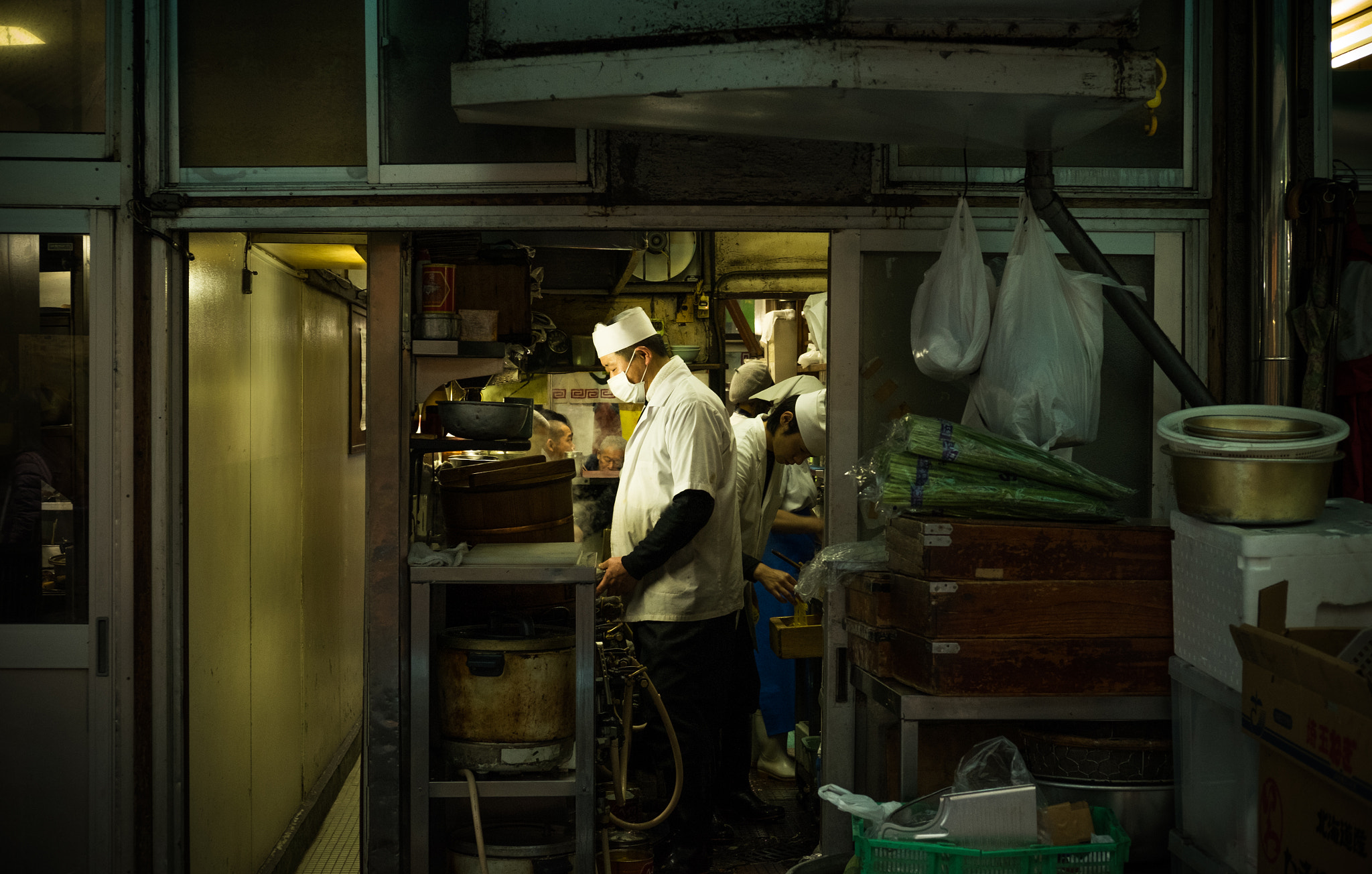 Fujifilm X-E2S + Fujifilm XF 35mm F2 R WR sample photo. Tsukiji fish market (chef) photography