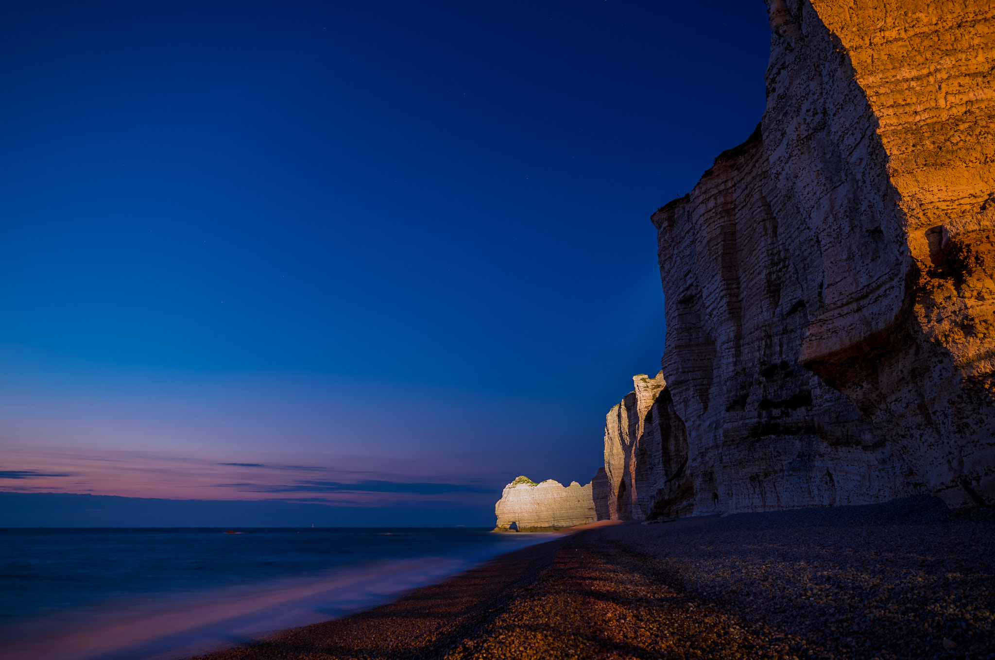 Vario-Elmar 30-90 sample photo. Nachts an den kreidefelsen von Étretat photography