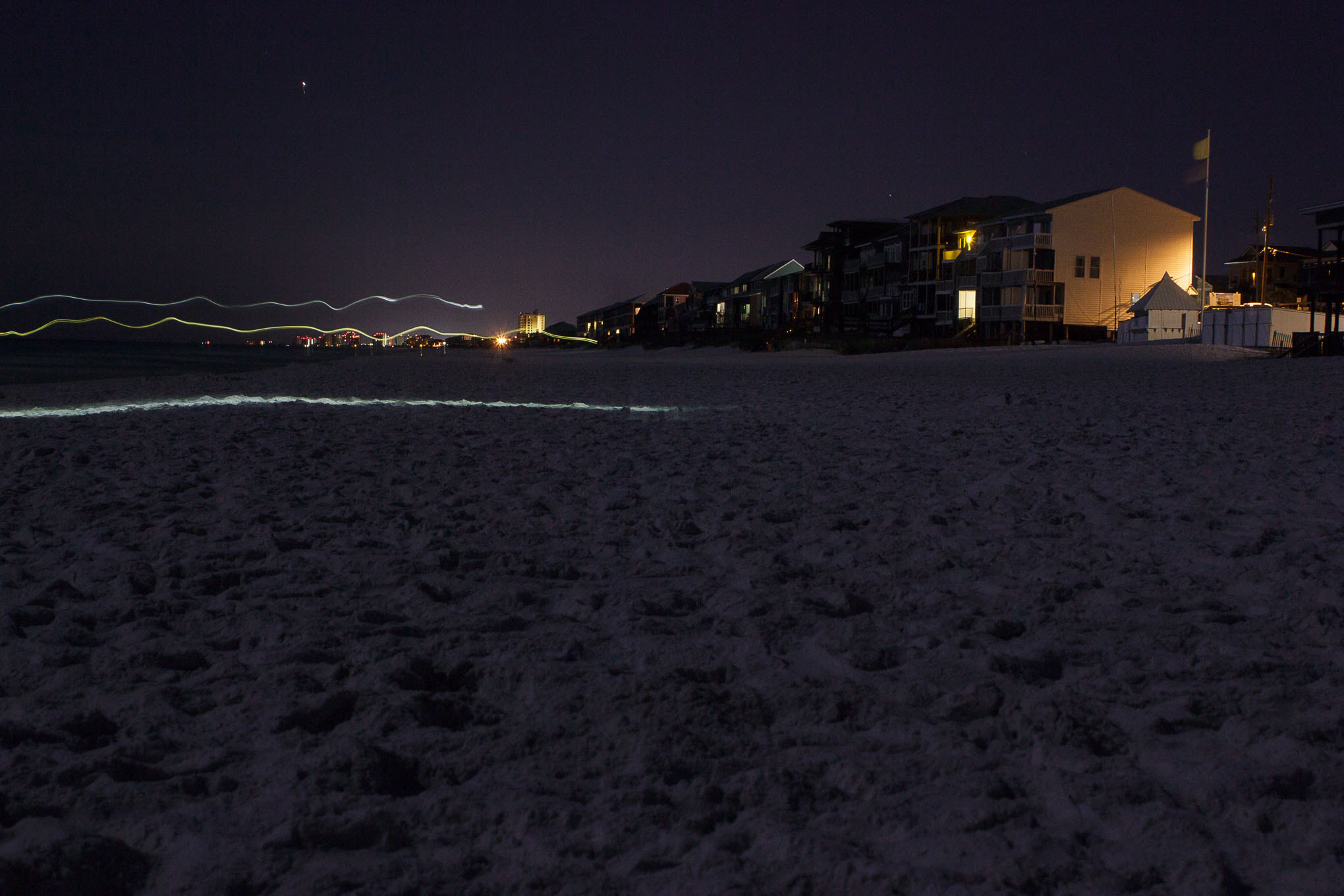 Canon EF 35-80mm f/4-5.6 sample photo. Looking for crabs photography