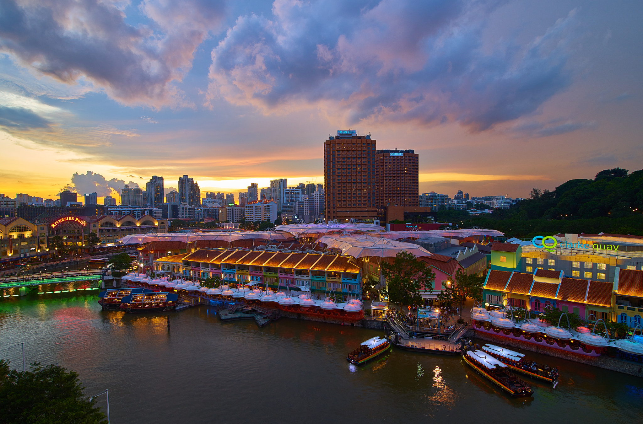 Sony a7R + 16-28mm F2.8 sample photo. Clarke quay sunset photography