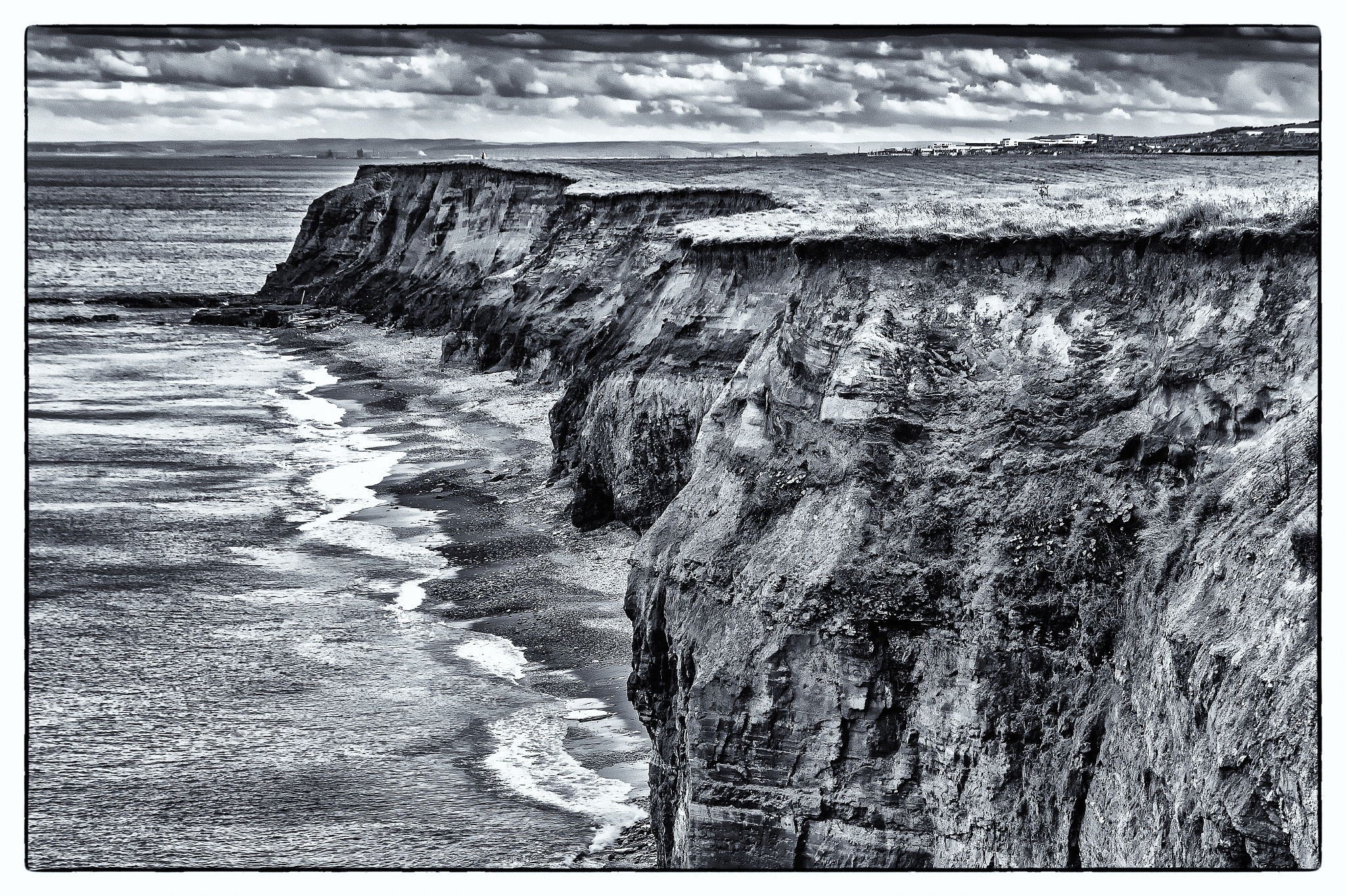 Pentax K-S1 sample photo. Hendon cliffside mono photography