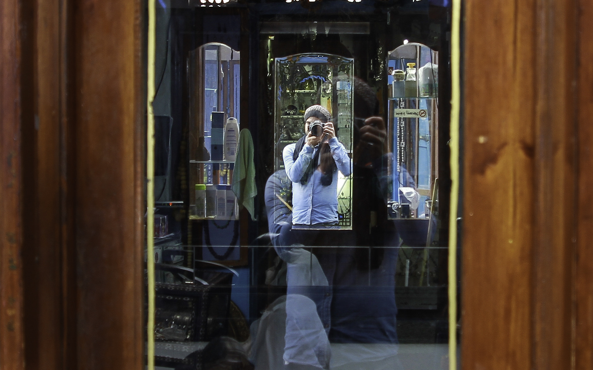 Sigma 17-35mm f/2.8-4 EX DG Aspherical HSM sample photo. Mirrors game photography