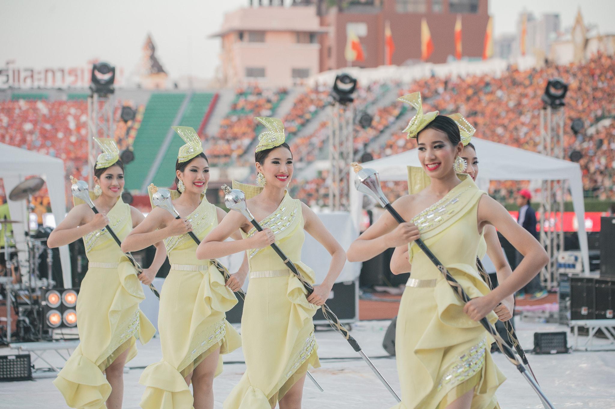 Nikon AF-S Nikkor 70-200mm F4G ED VR sample photo. Cheerleader photography