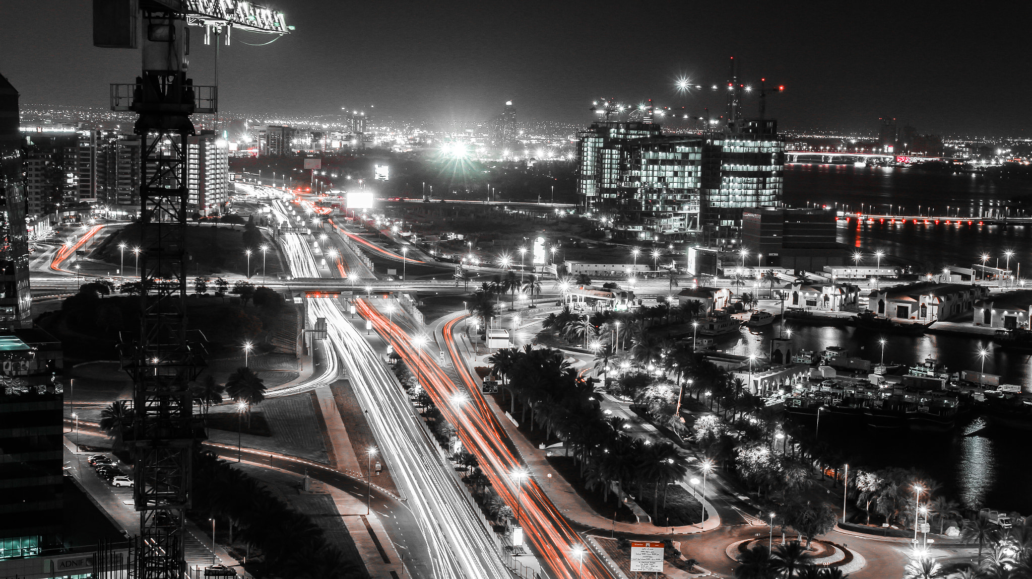 Canon EOS 650D (EOS Rebel T4i / EOS Kiss X6i) + Canon EF 16-35mm F2.8L USM sample photo. Dubai streets at night photography