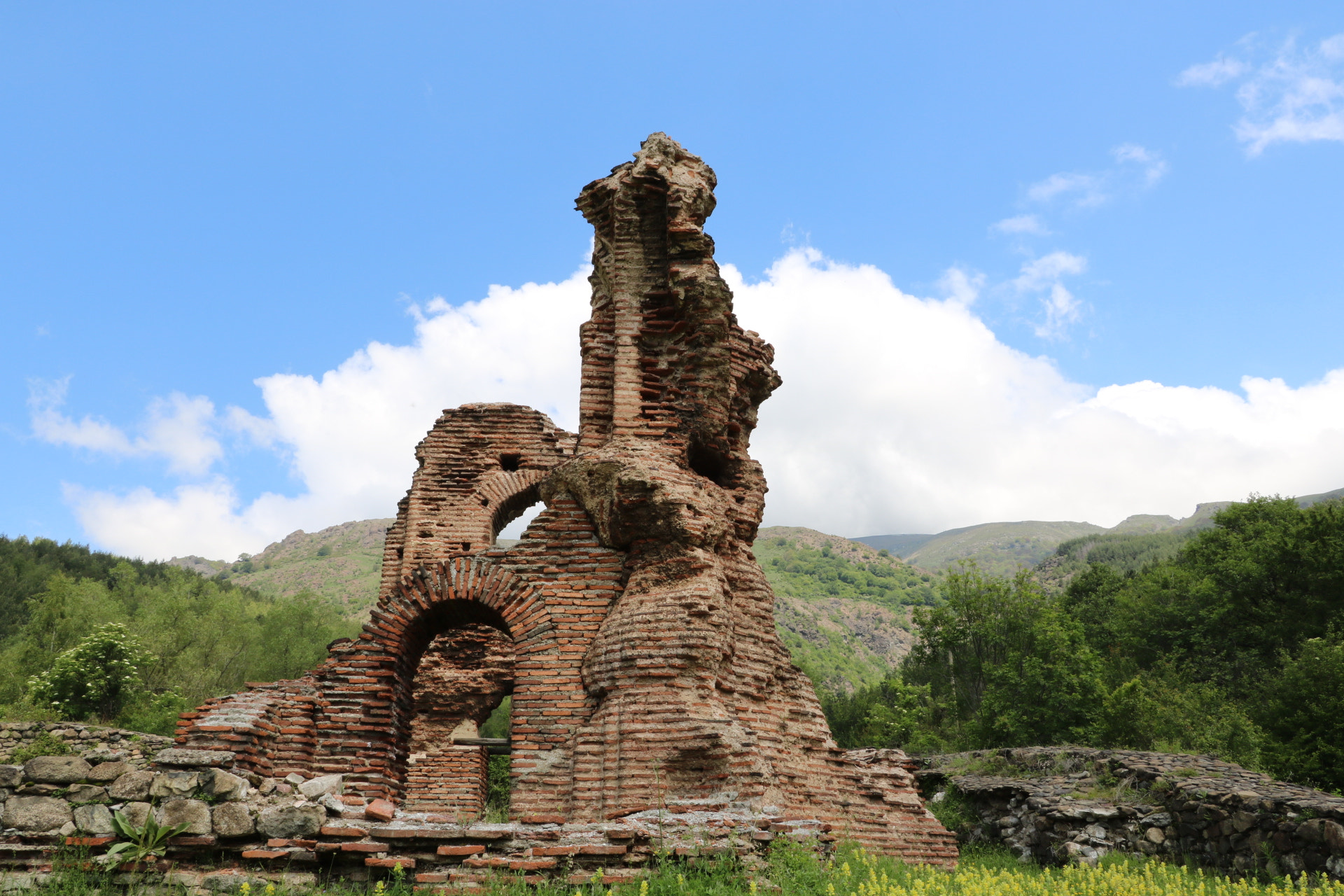 Canon EOS 750D (EOS Rebel T6i / EOS Kiss X8i) sample photo. Basilica  photography