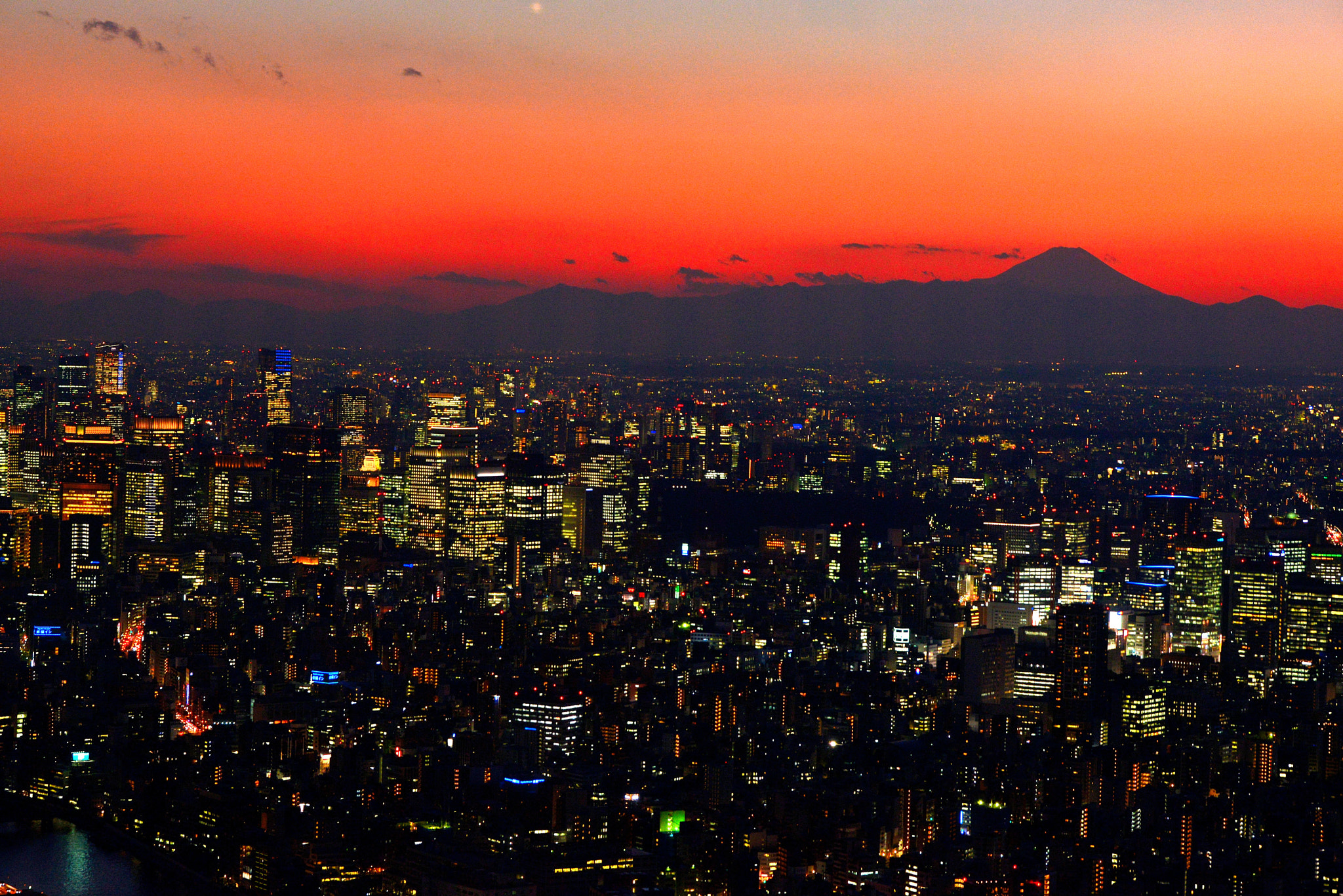 Tamron SP 70-200mm F2.8 Di VC USD sample photo. Night view from sky tree photography