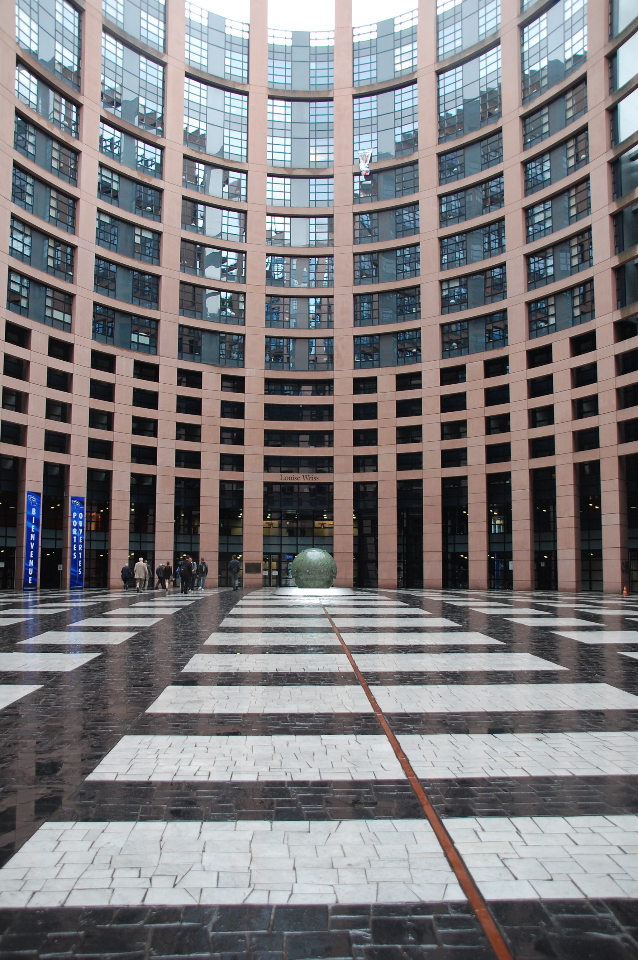 Nikon D40 + Sigma 18-200mm F3.5-6.3 DC sample photo. Parlement européen, strasbourg photography