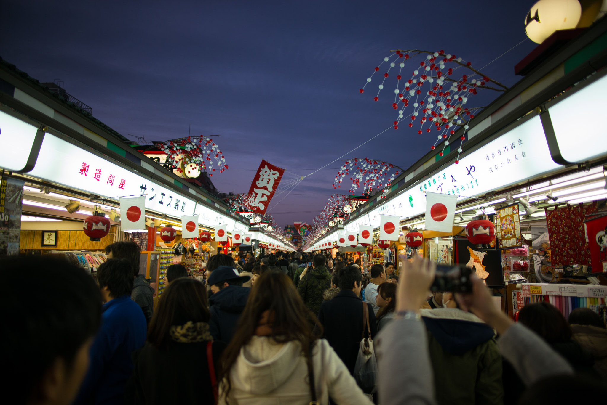 Leica Summilux-M 21mm F1.4 Asph sample photo. New year at asakusa 淺草寺 photography