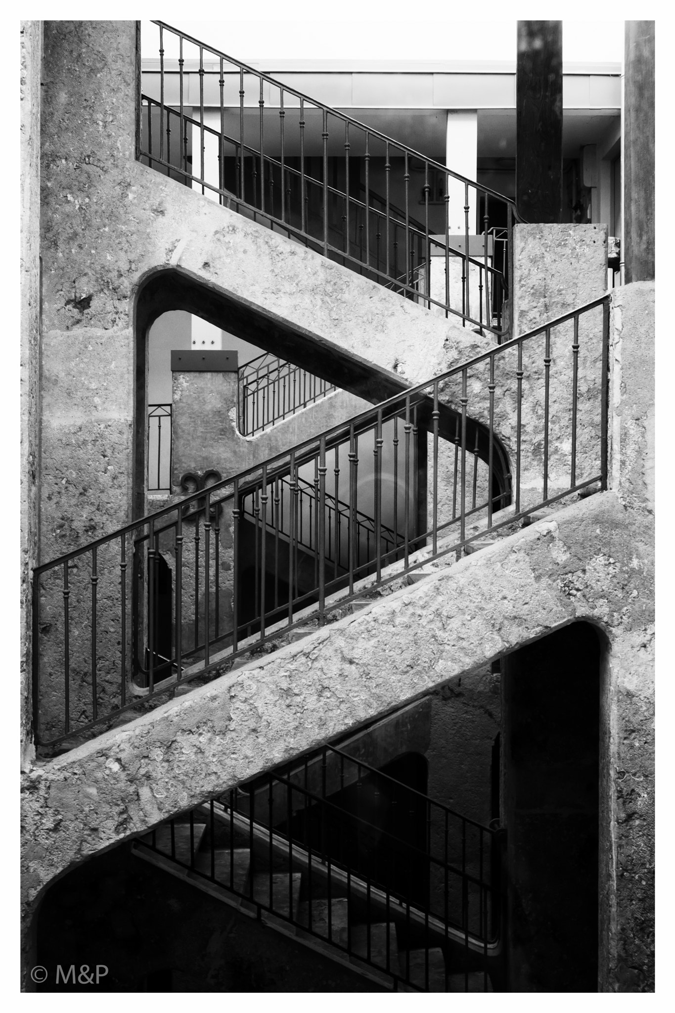Samsung NX1 sample photo. Lines photography