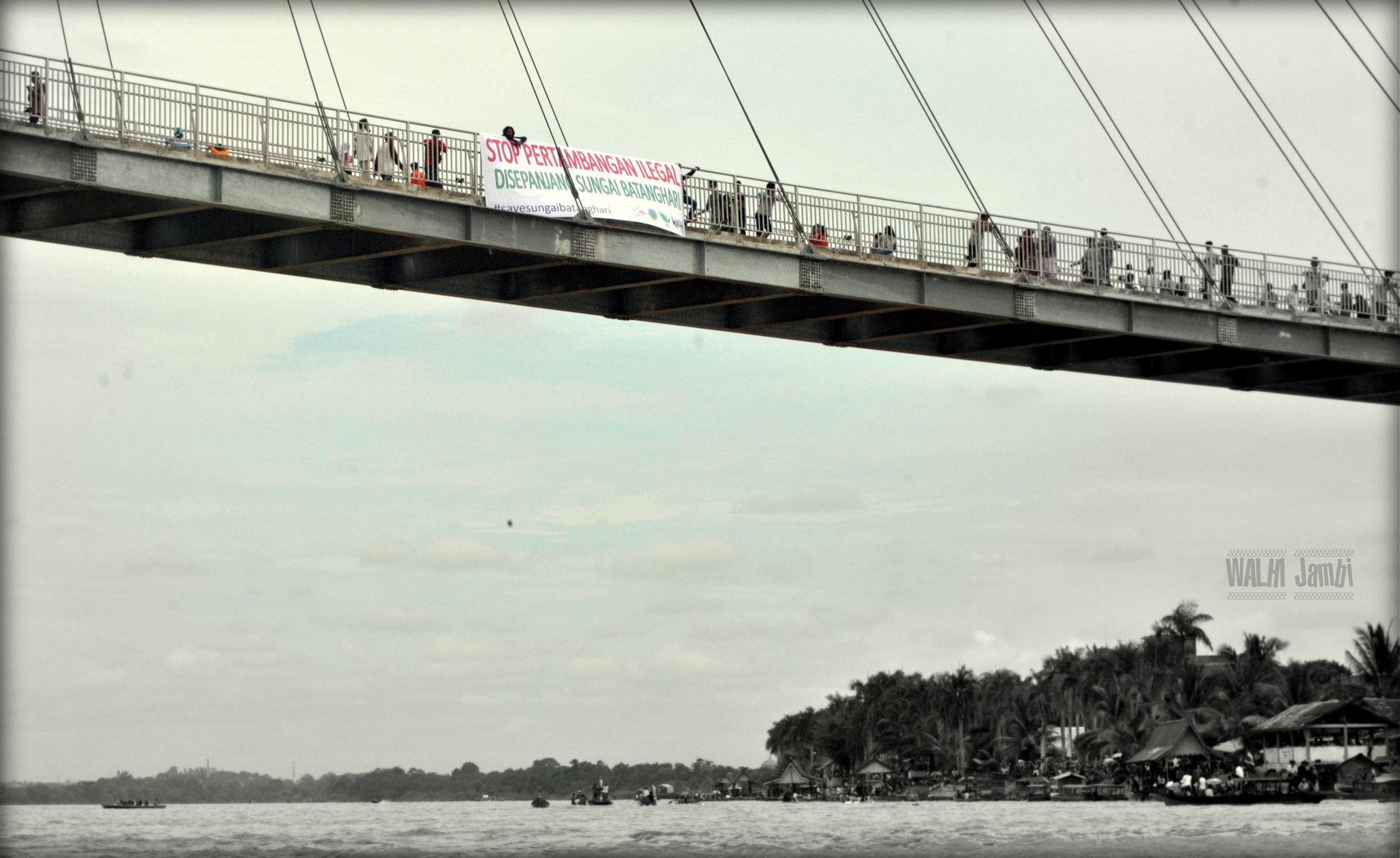Nikon AF Nikkor 70-300mm F4-5.6G sample photo. Stop the mine, save the environment. walhi jambi photography