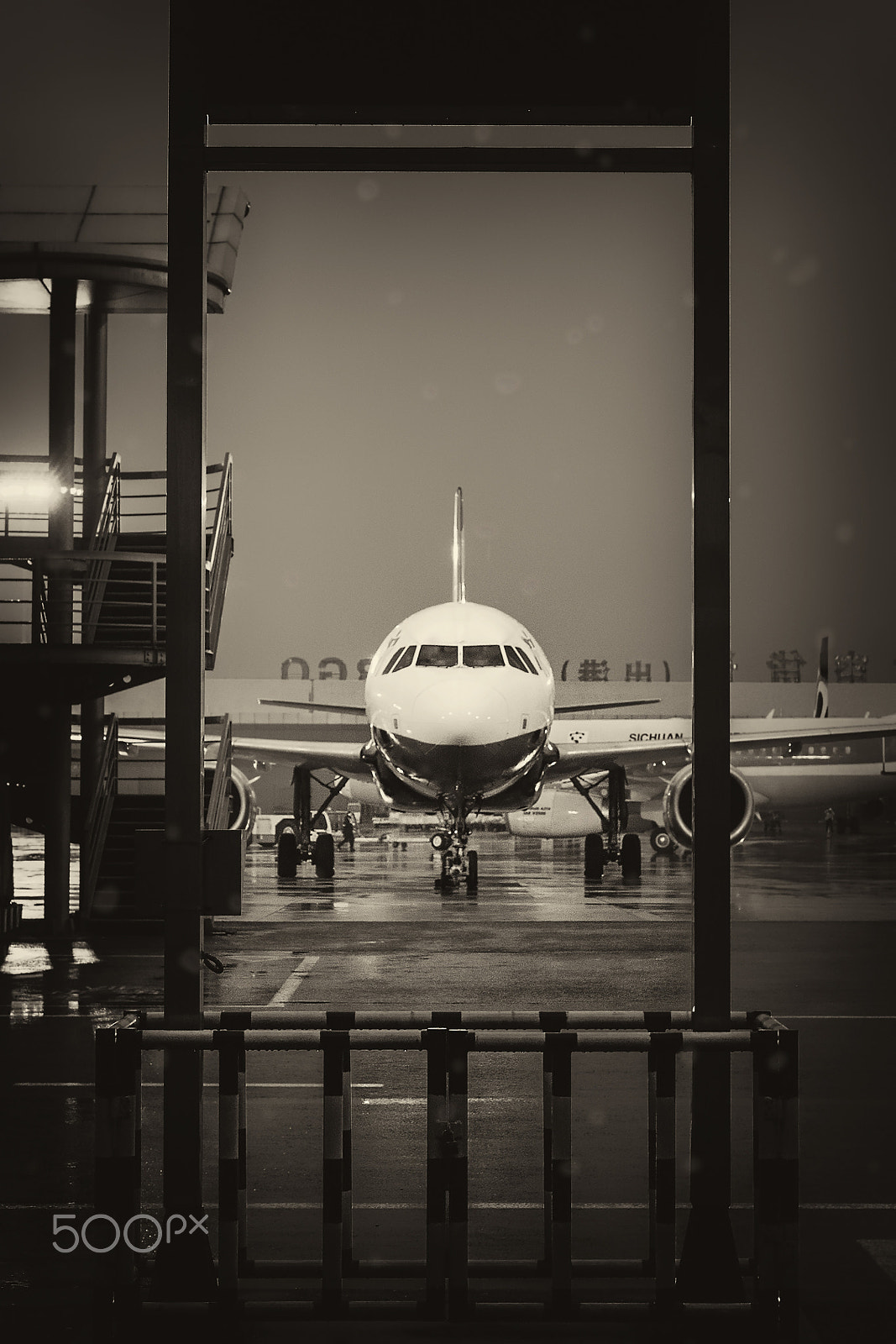 Pentax K-5 IIs sample photo. Wait for a flight photography
