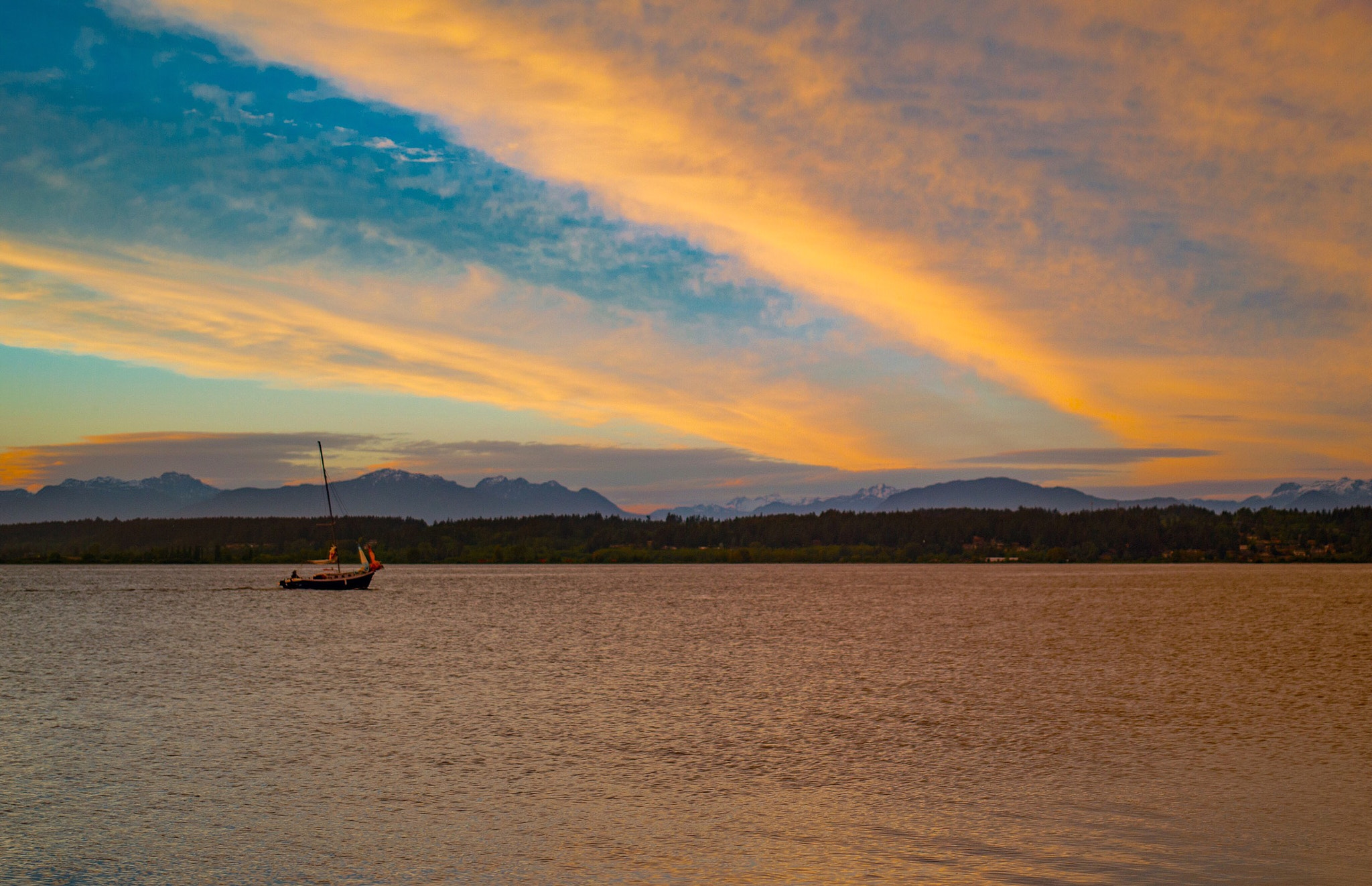 Nikon D3200 + Sigma 18-35mm F1.8 DC HSM Art sample photo. Crescent beach photography