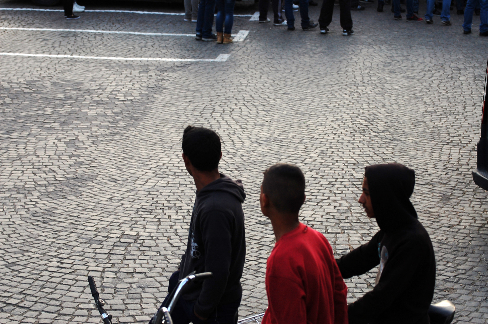 Sigma 70-200mm F2.8 EX DG OS HSM sample photo. Kids and streets photography