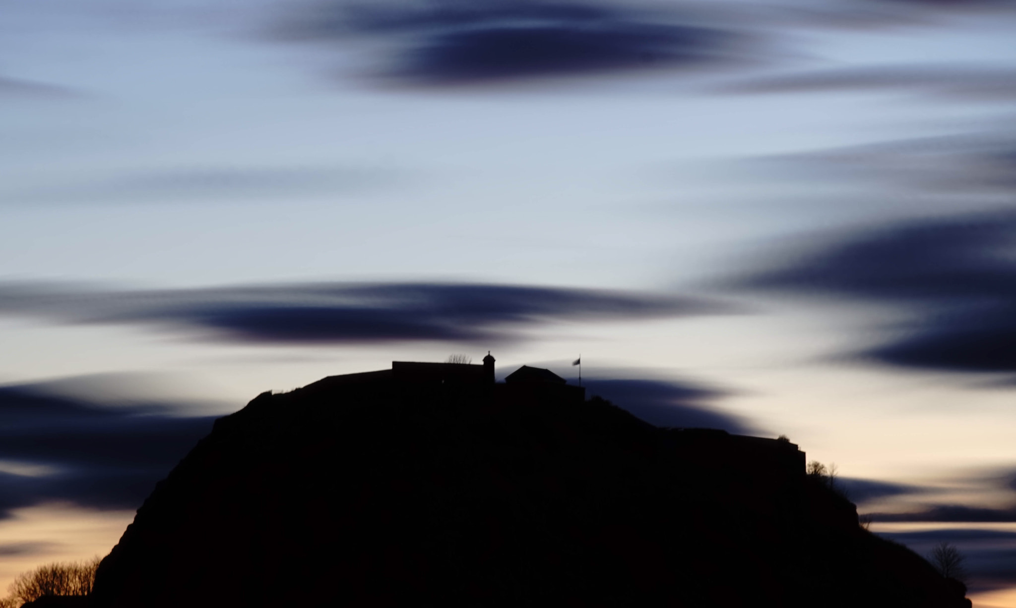 70-300mm F4-5.6 SSM OSS sample photo. Dumbarton castle photography