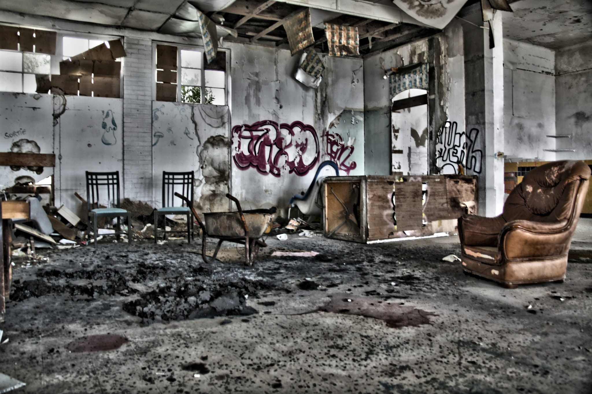 Sigma 17-70mm F2.8-4 DC Macro OS HSM sample photo. Lf urbex photography