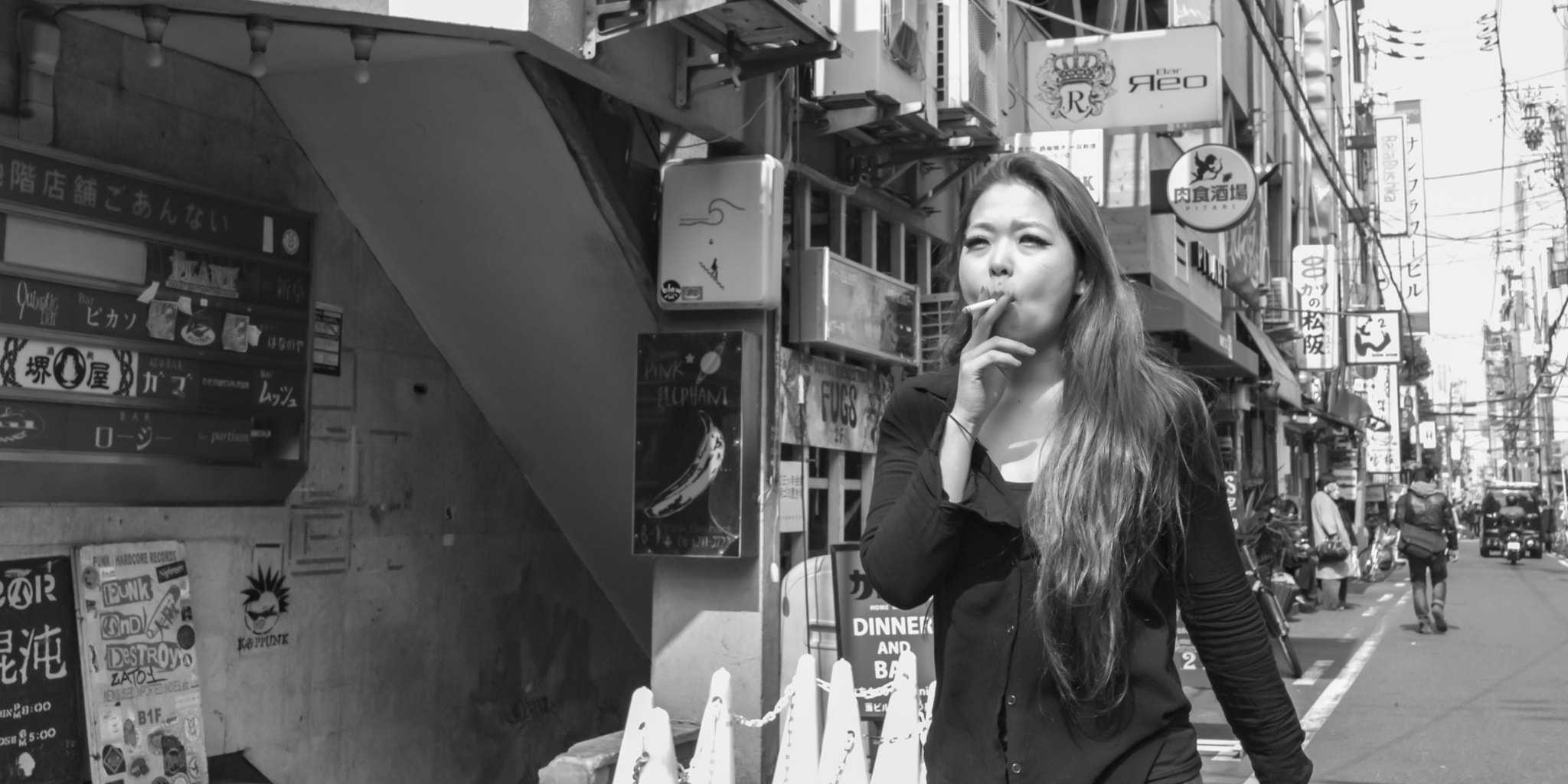 Leica M-Monochrom sample photo. Osaka street photography