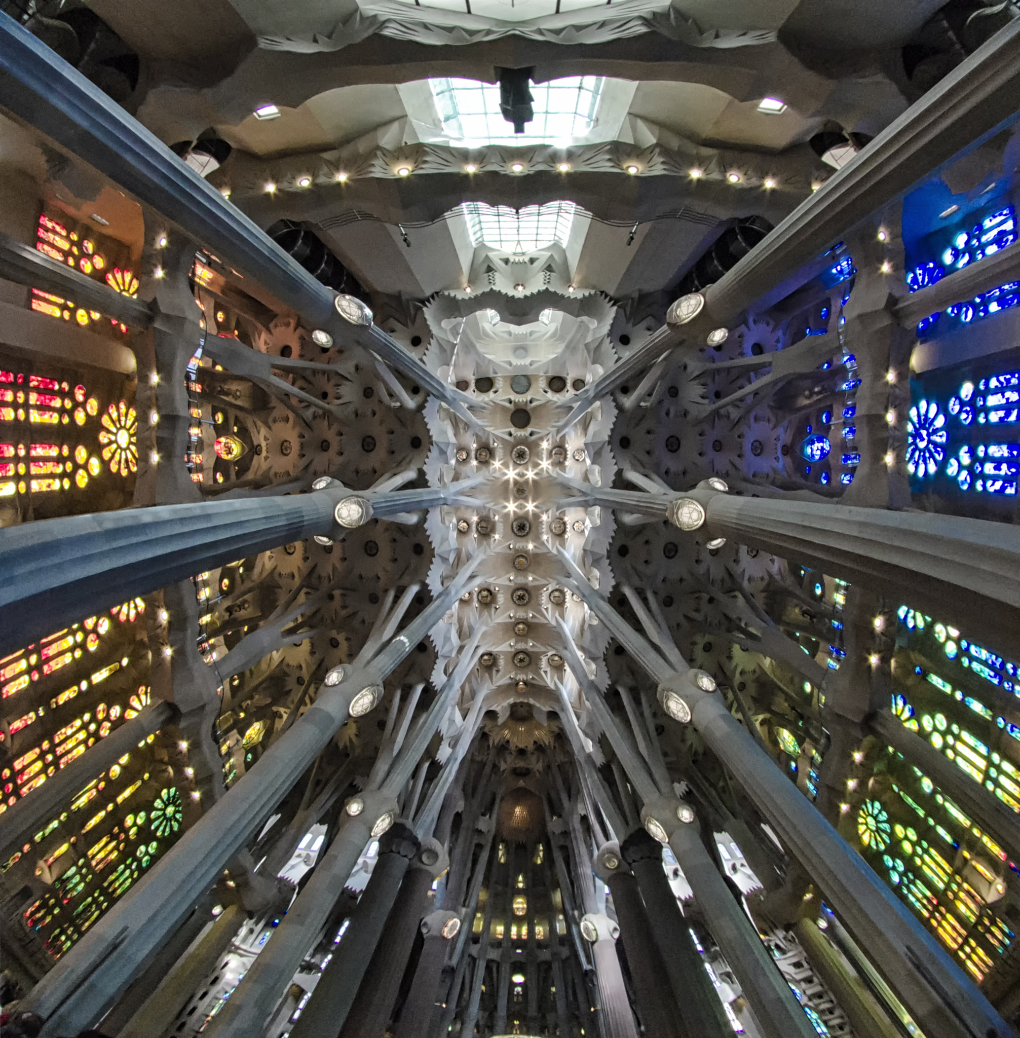 Sigma 4.5mm F2.8 EX DC HSM Circular Fisheye sample photo. Sagrada familia top photography