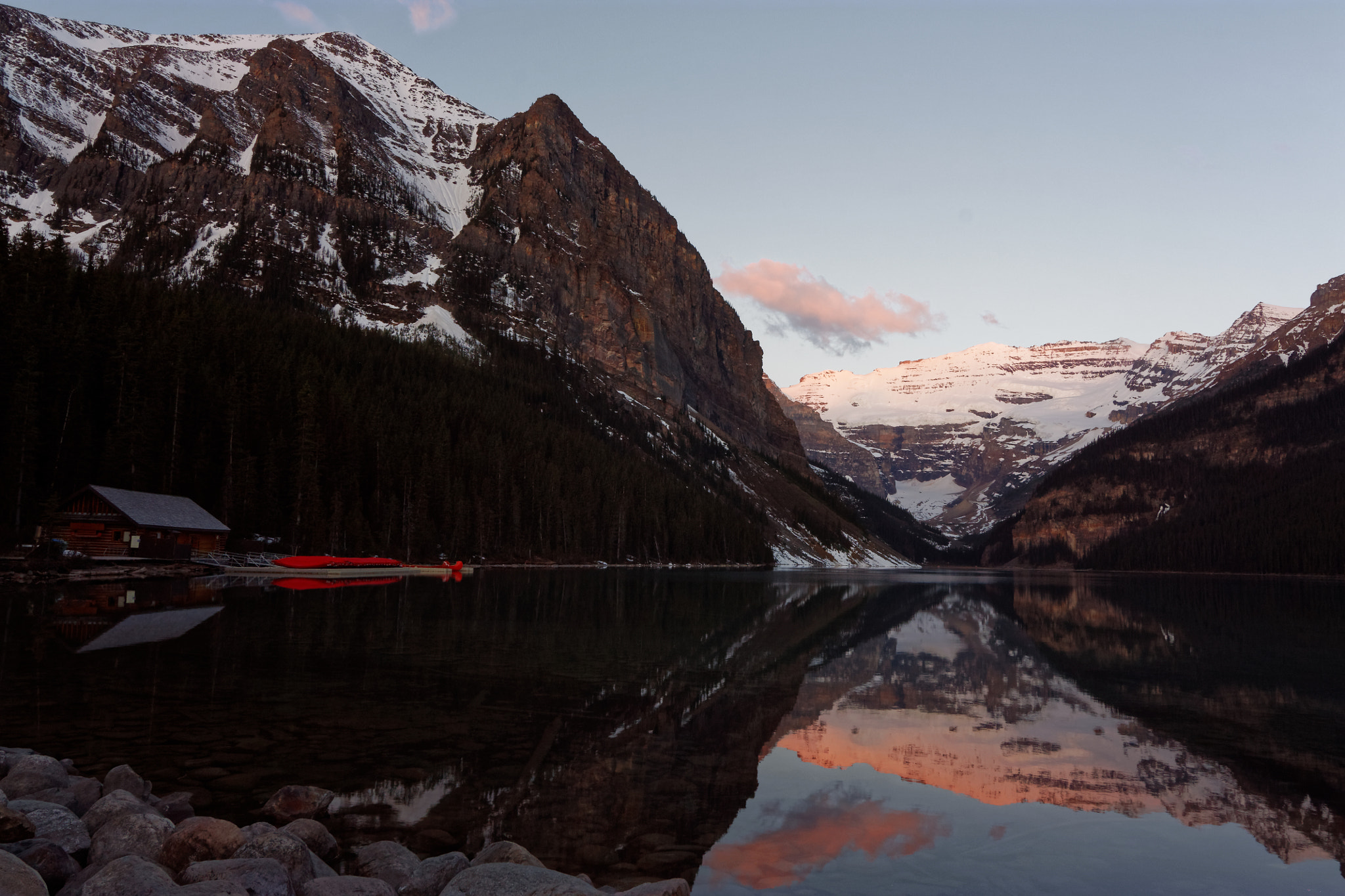Canon EOS 450D (EOS Rebel XSi / EOS Kiss X2) sample photo. First light at lake louise photography