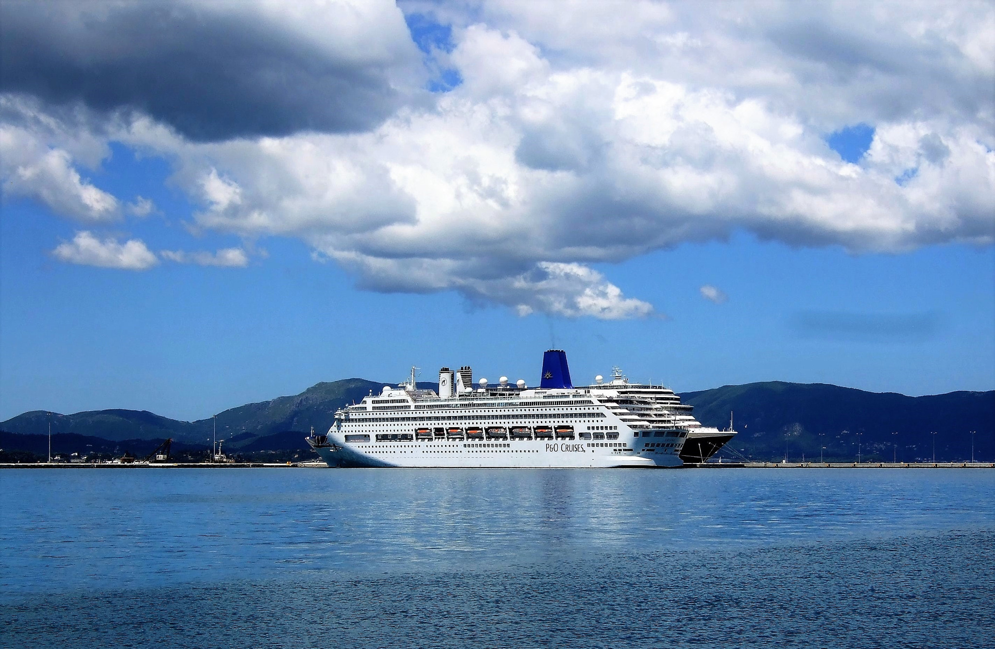 Fujifilm FinePix F31fd sample photo. Cruise ships in the corfu port photography