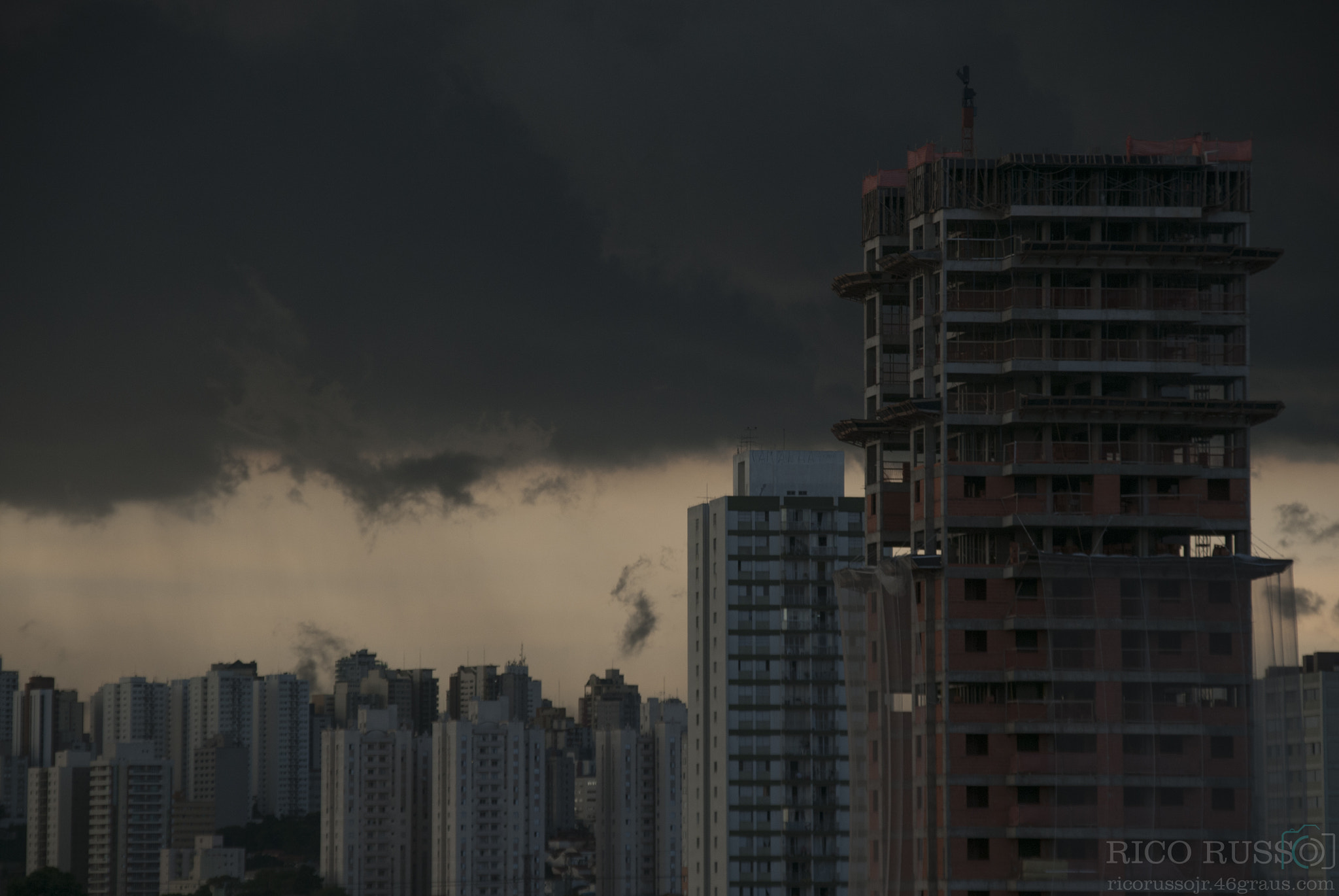 Sigma 18-200mm F3.5-6.3 DC OS HSM sample photo. Chuva photography