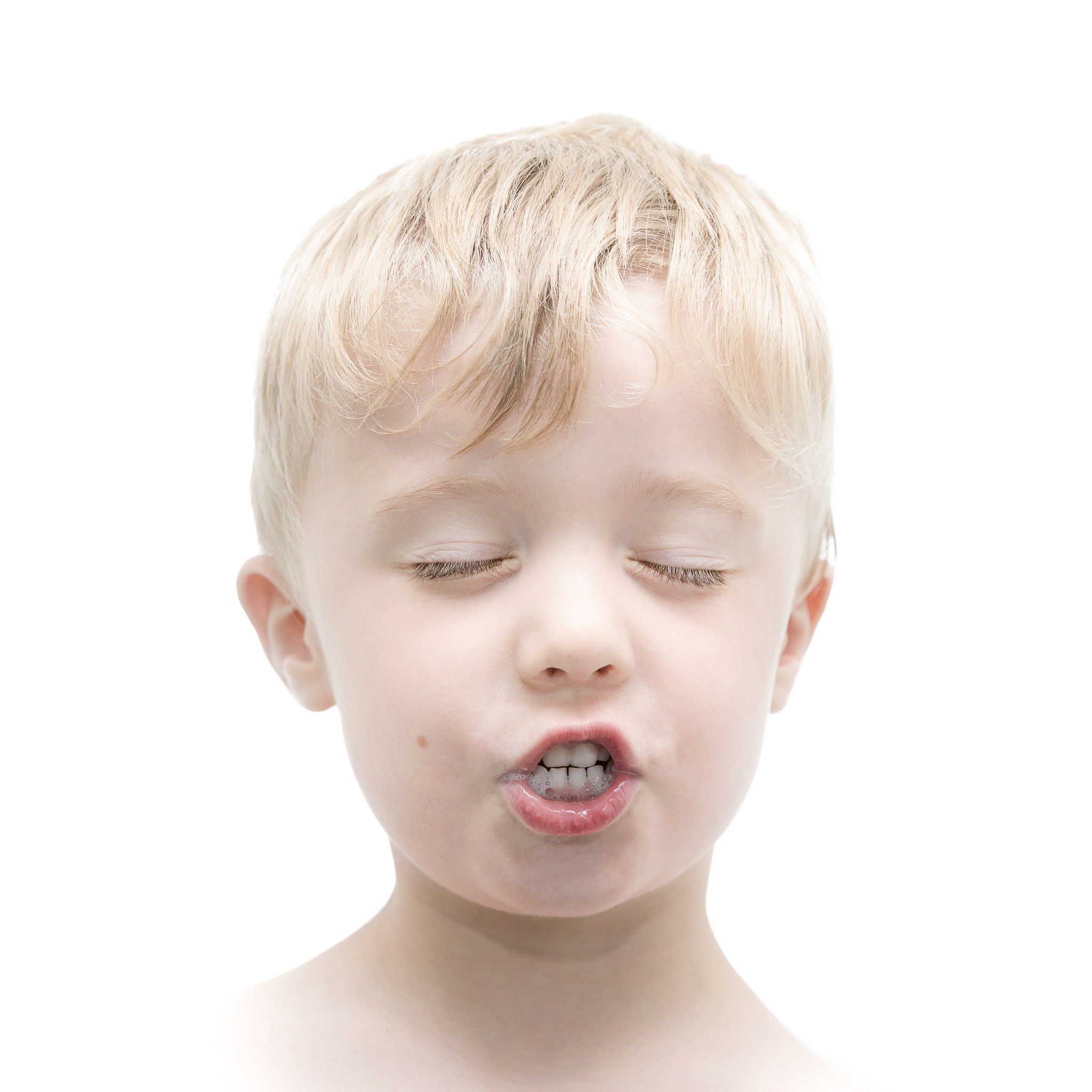 Tamron AF 28-75mm F2.8 XR Di LD Aspherical (IF) sample photo. Boy on white photography