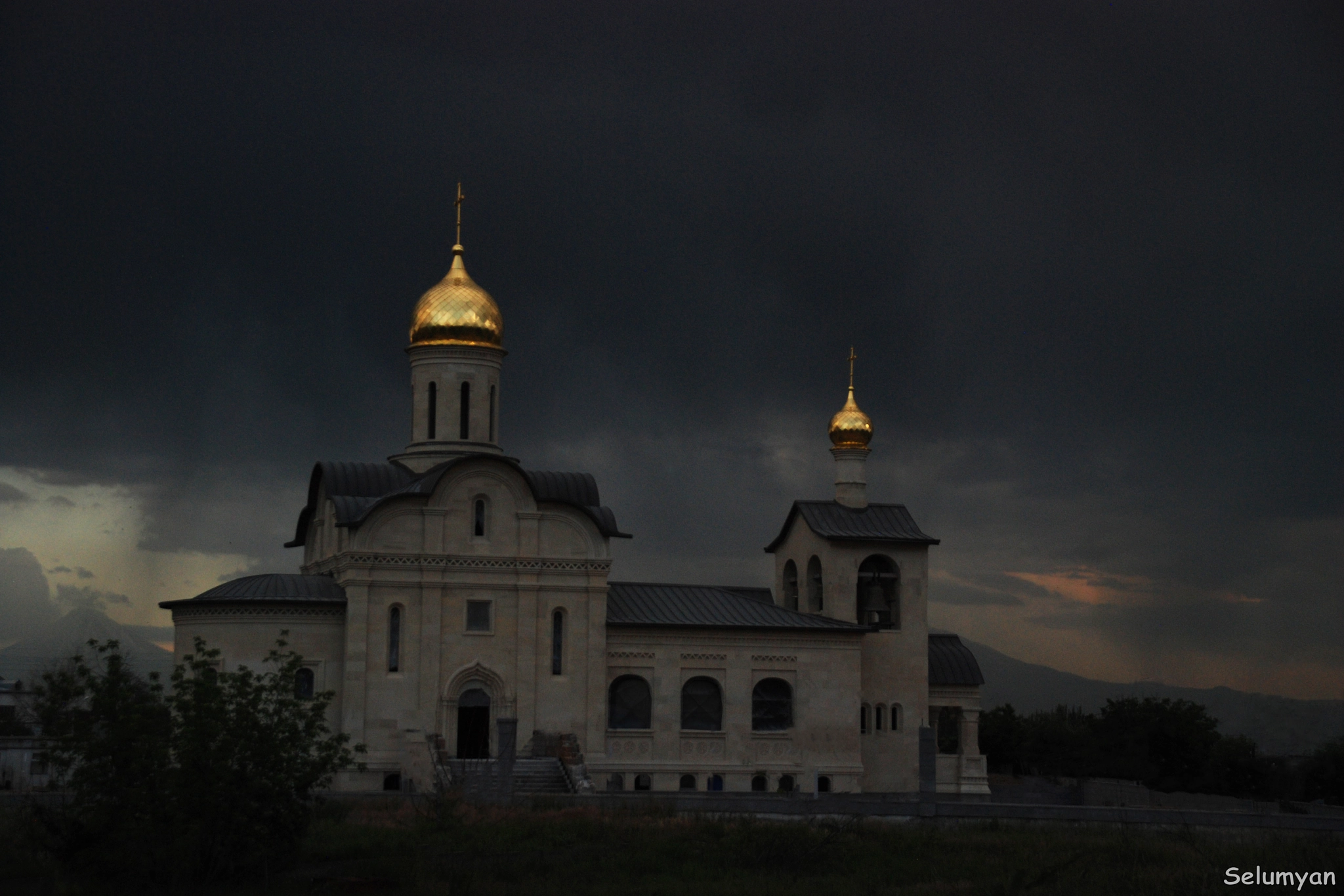 Sigma 18-125mm F3.8-5.6 DC HSM sample photo. Russian church in yerevan. photography