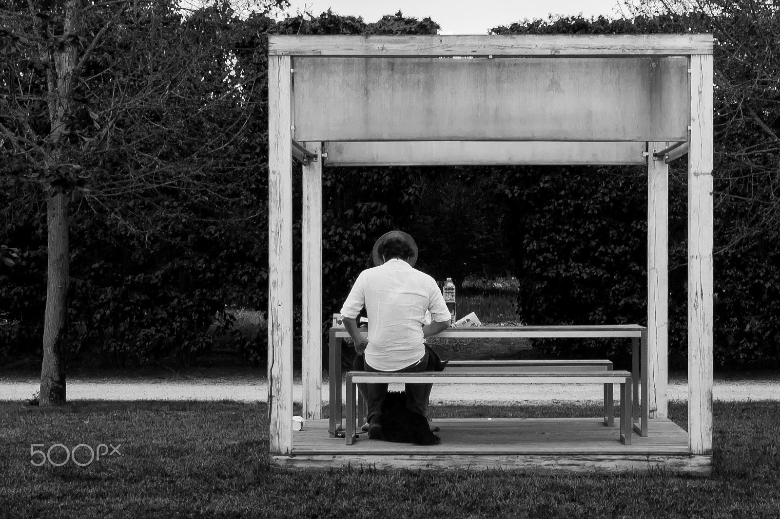 Canon EF-S 24mm F2.8 STM sample photo. Man in the box photography