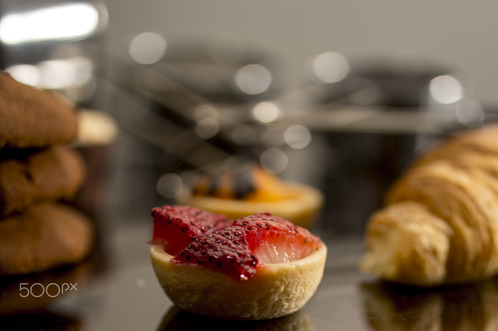 Nikon D5500 + Nikon PC-E Nikkor 45mm F2.8D ED Tilt-Shift sample photo. Strawberry mini tart bokeh photography