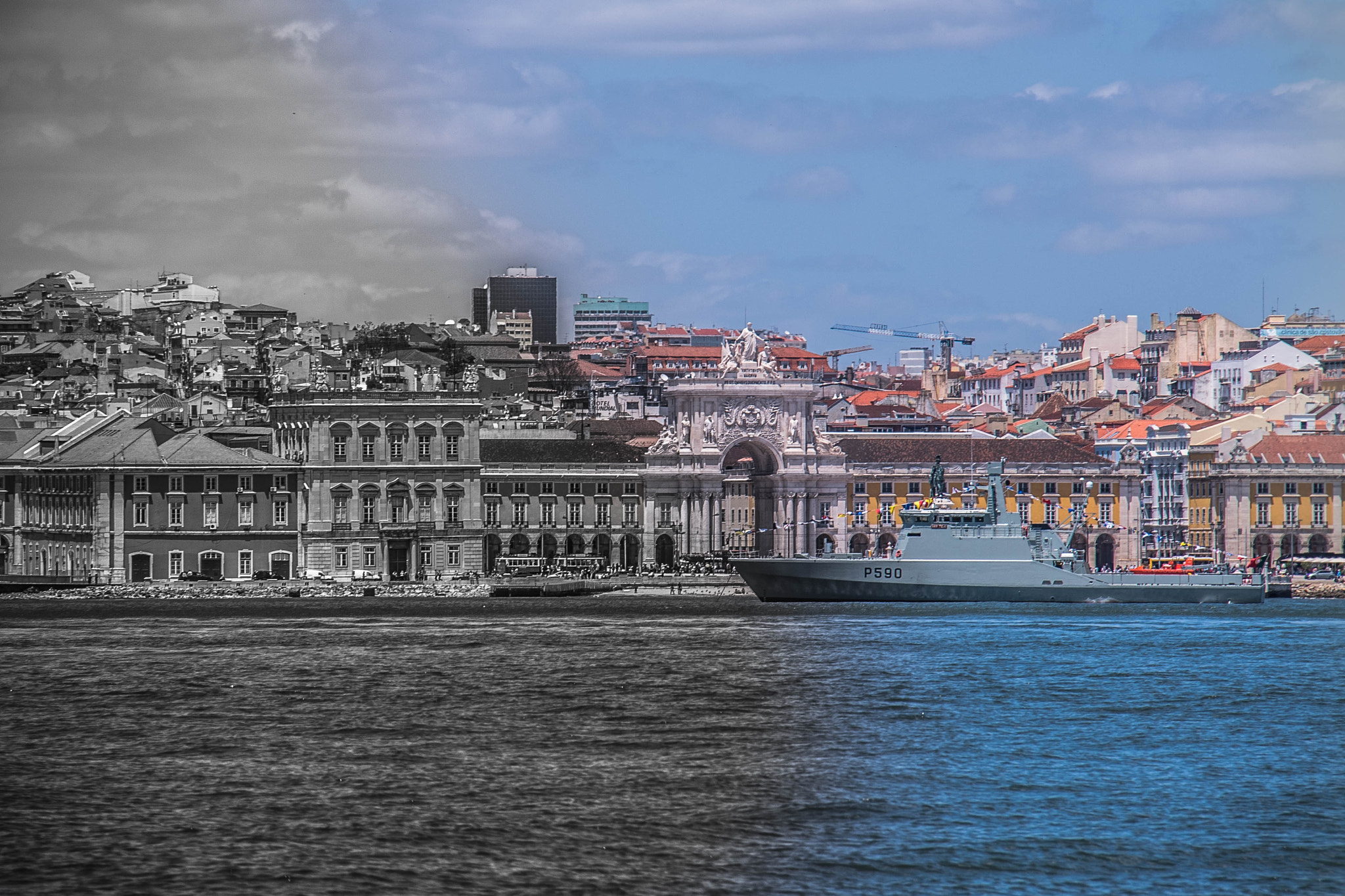 Nikon D750 + Sigma 18-200mm F3.5-6.3 II DC OS HSM sample photo. Lisbon - from old to new photography