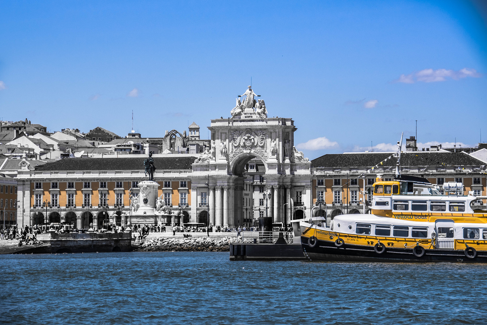 Sigma 18-200mm F3.5-6.3 II DC OS HSM sample photo. Lisbon in blue & yellow photography